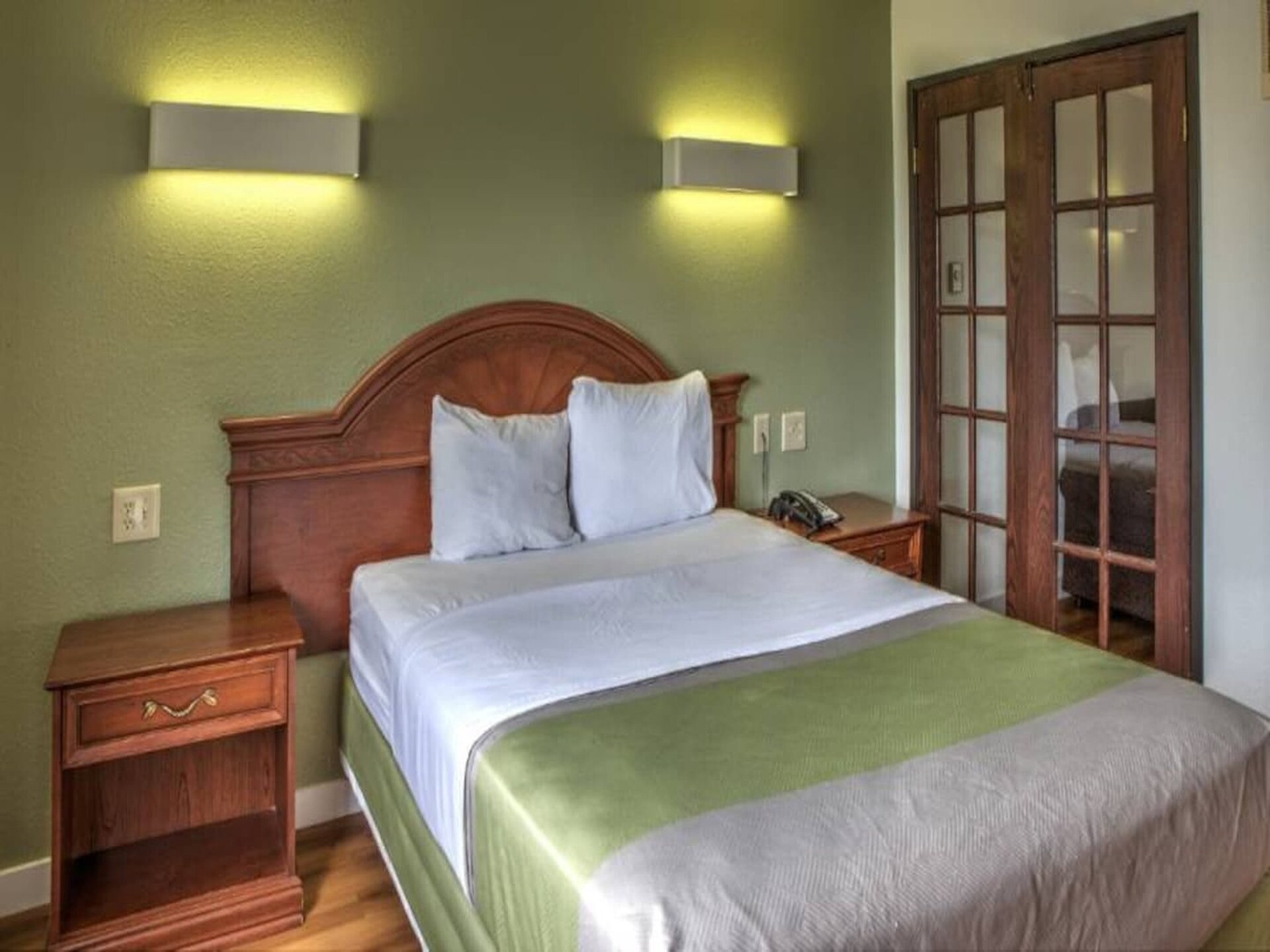 Comfortabele suite met queensize bed in Dallas, ideaal voor twee - foto 8