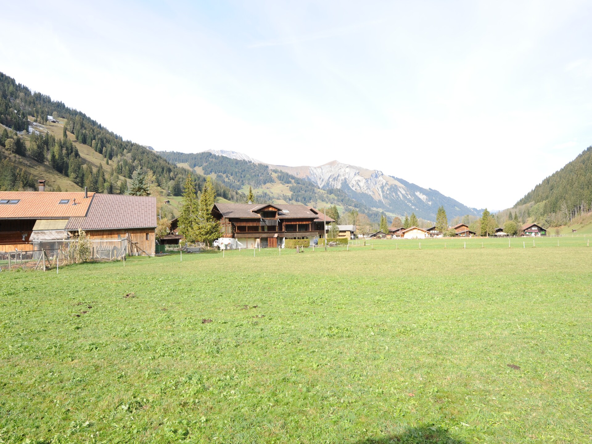 Ruim appartement in Lenk met bergzicht, terras en BBQ voor 6 personen - foto 23