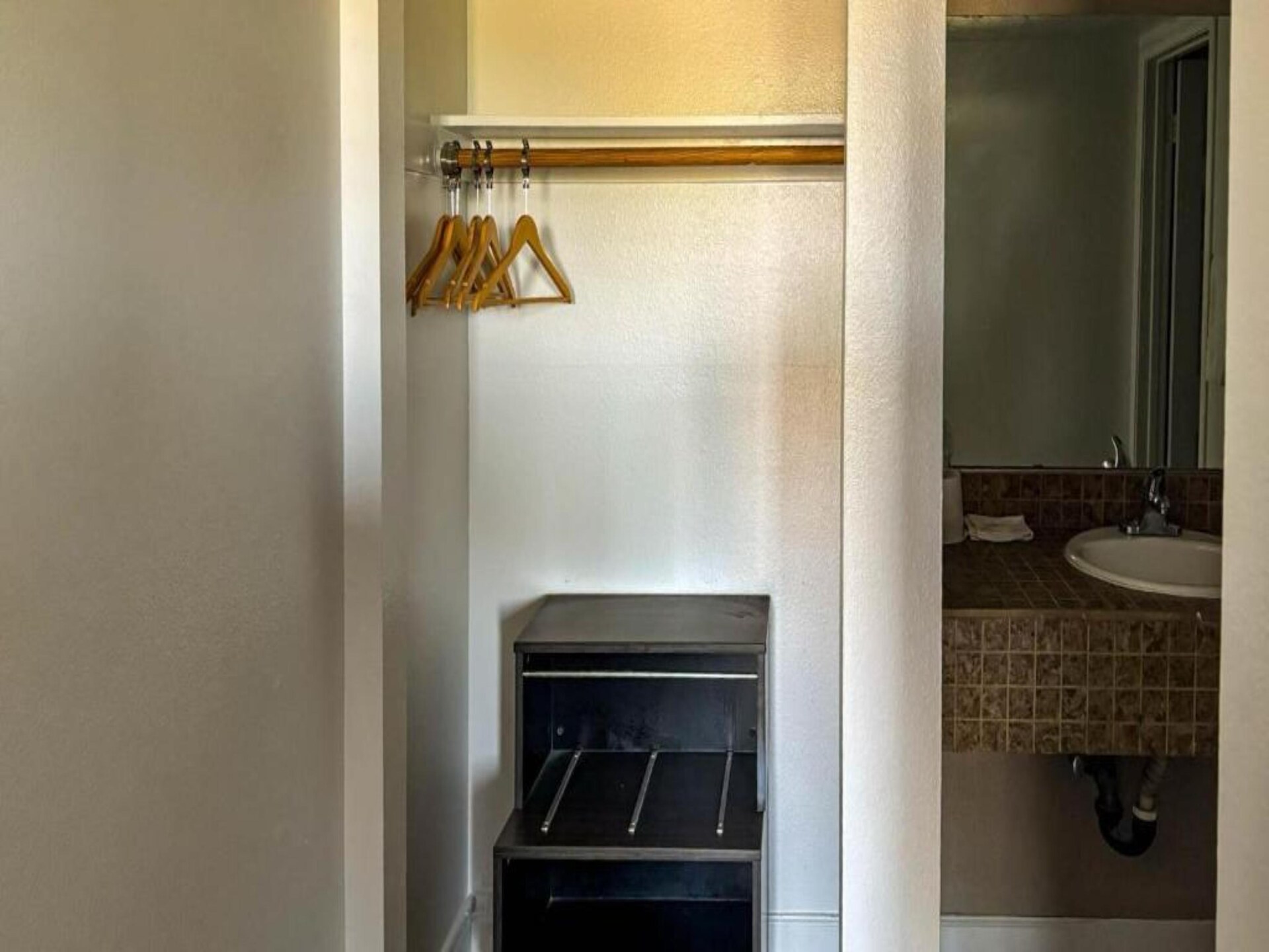 Comfortabele kingsuite met kitchenette in het hart van Selma - foto 4