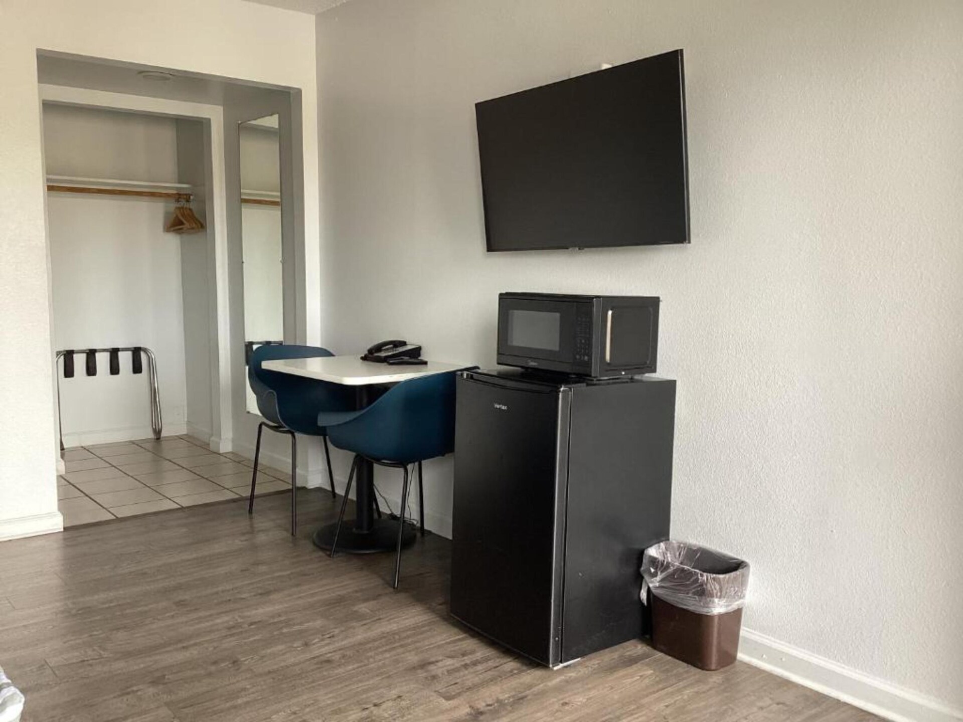 Comfortabele kingsuite met kitchenette in het hart van Selma - foto 9