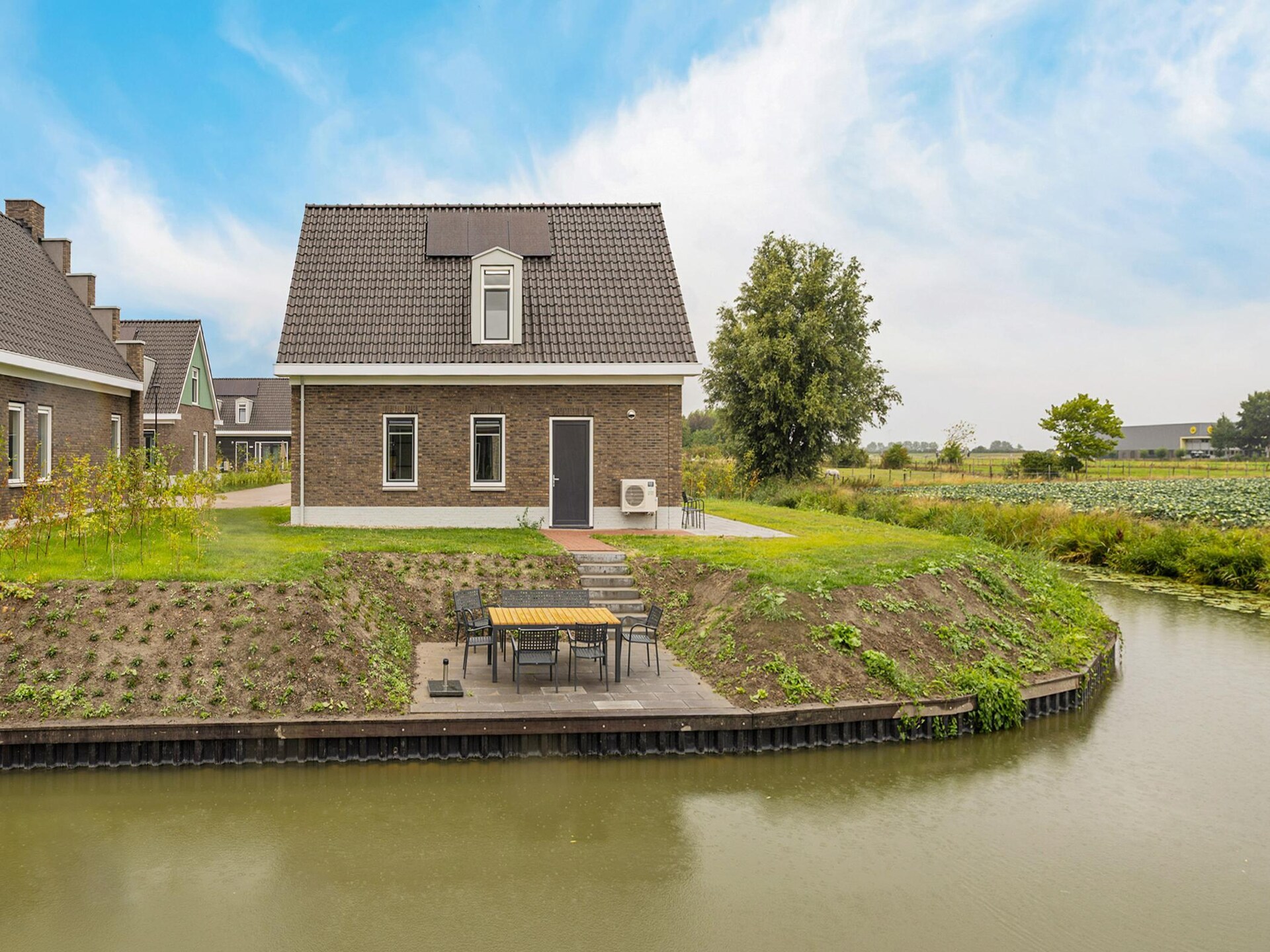 Vrijstaand watervilla Koggehuys met aanlegsteiger op Dormio Resort Medemblik - foto 17