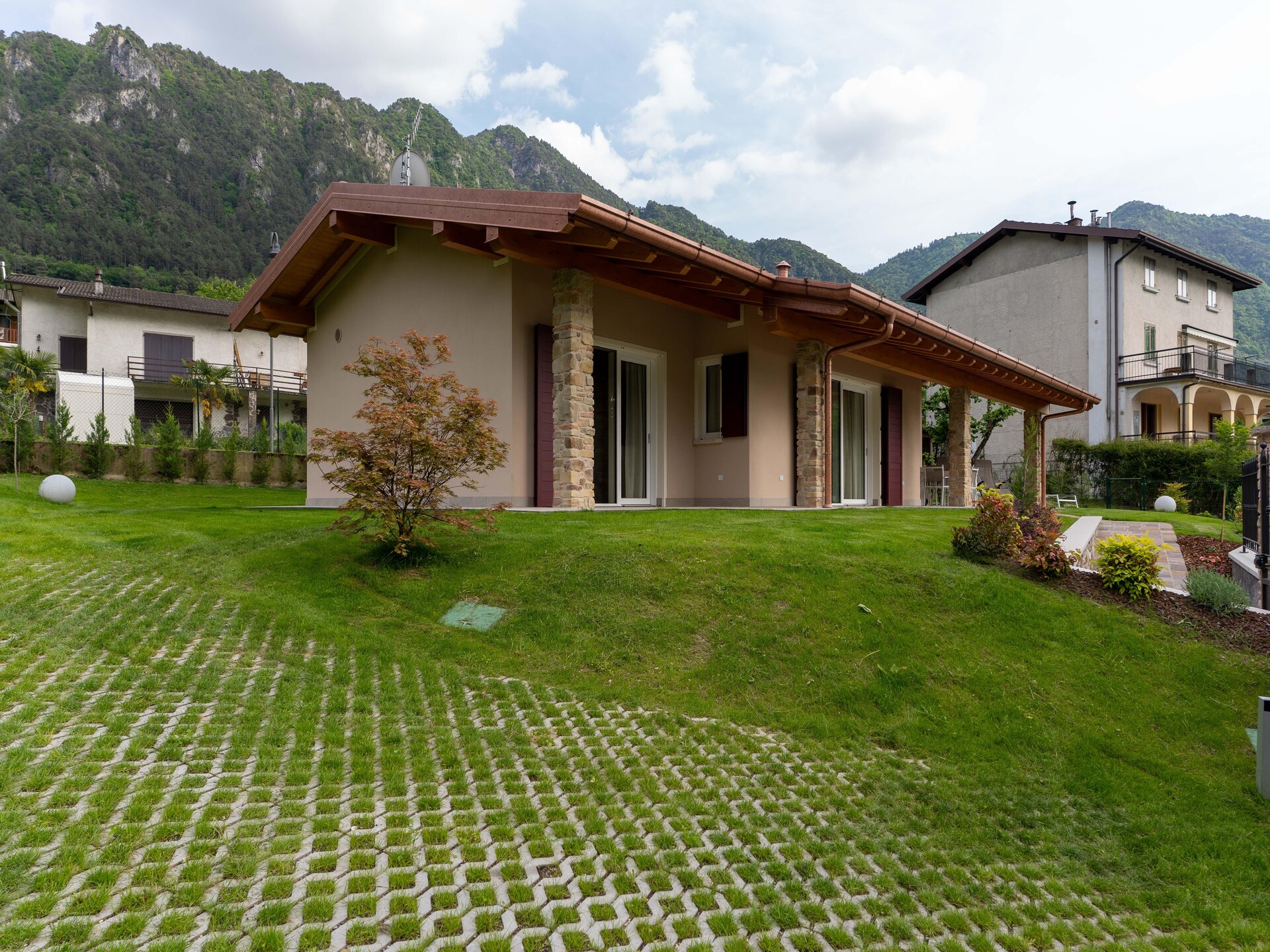 Vrijstaande villa aan het Idromeer met uitzicht op bergen en golfbaan - foto 25