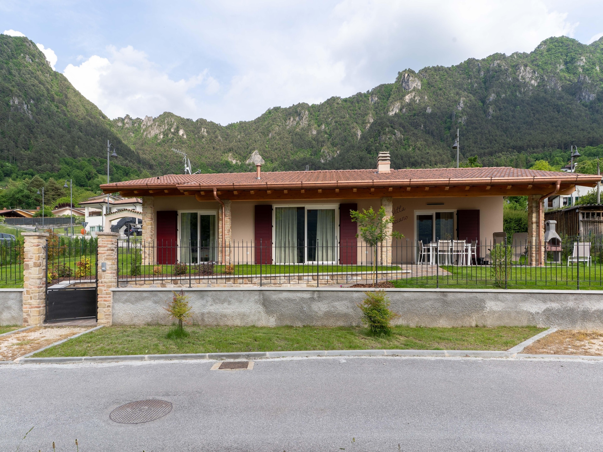 Vrijstaande villa aan het Idromeer met uitzicht op bergen en golfbaan - foto 4
