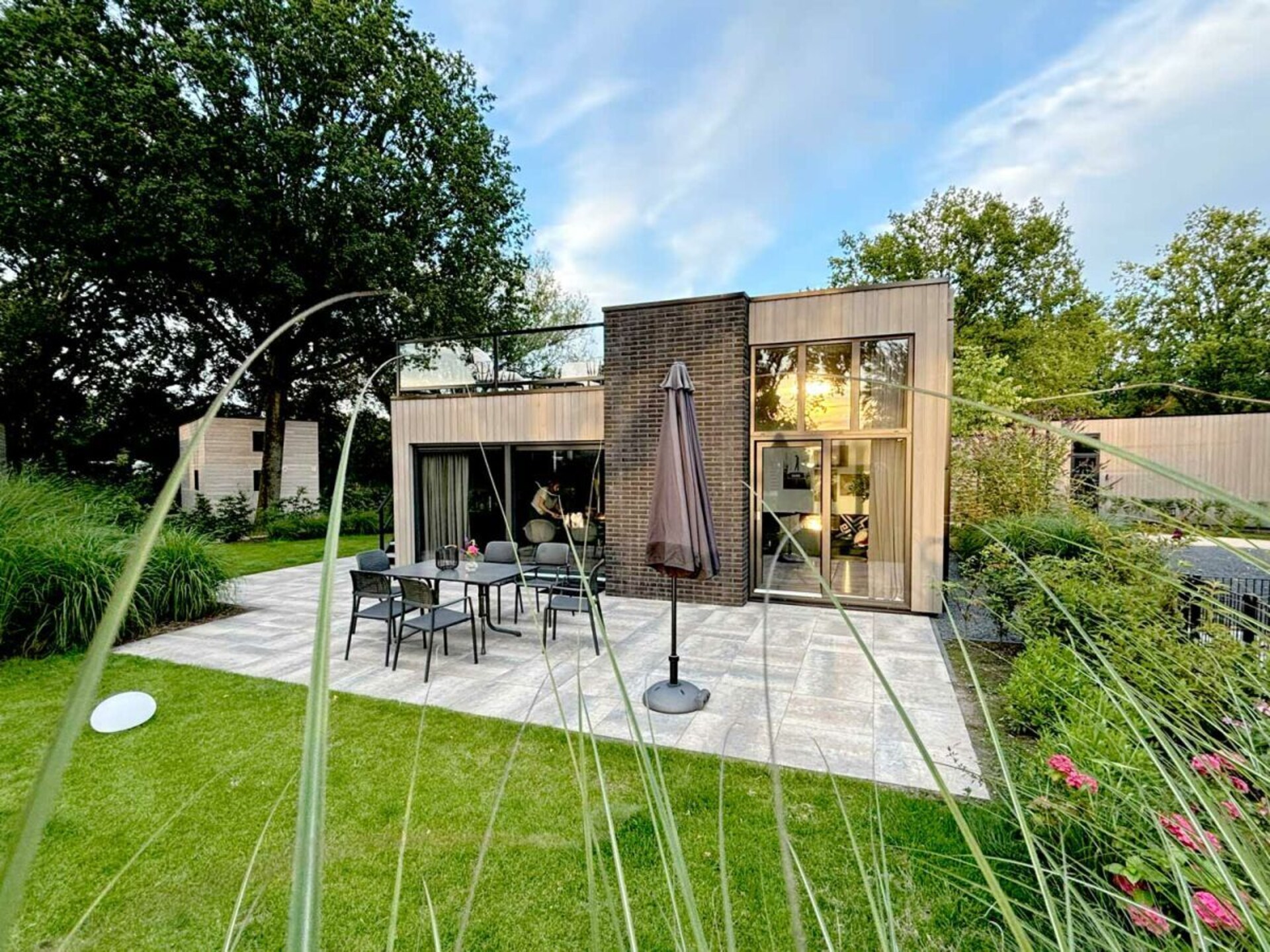 Modern vakantiehuis aan het Veluwemeer met aanlegsteiger en dakterras - foto 2