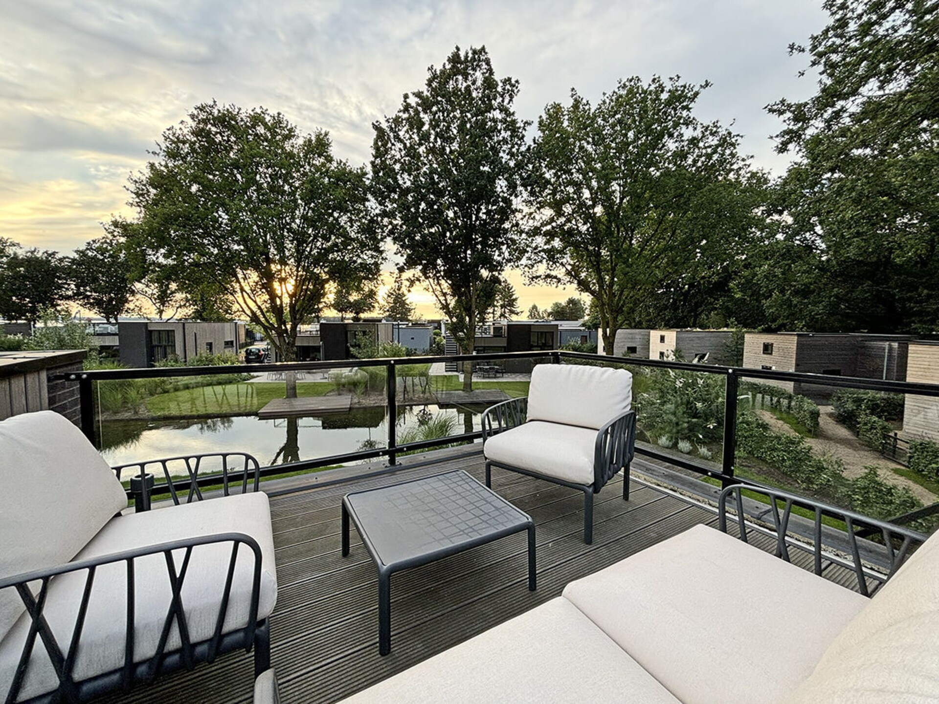 Modern vakantiehuis aan het Veluwemeer met aanlegsteiger en dakterras - foto 4