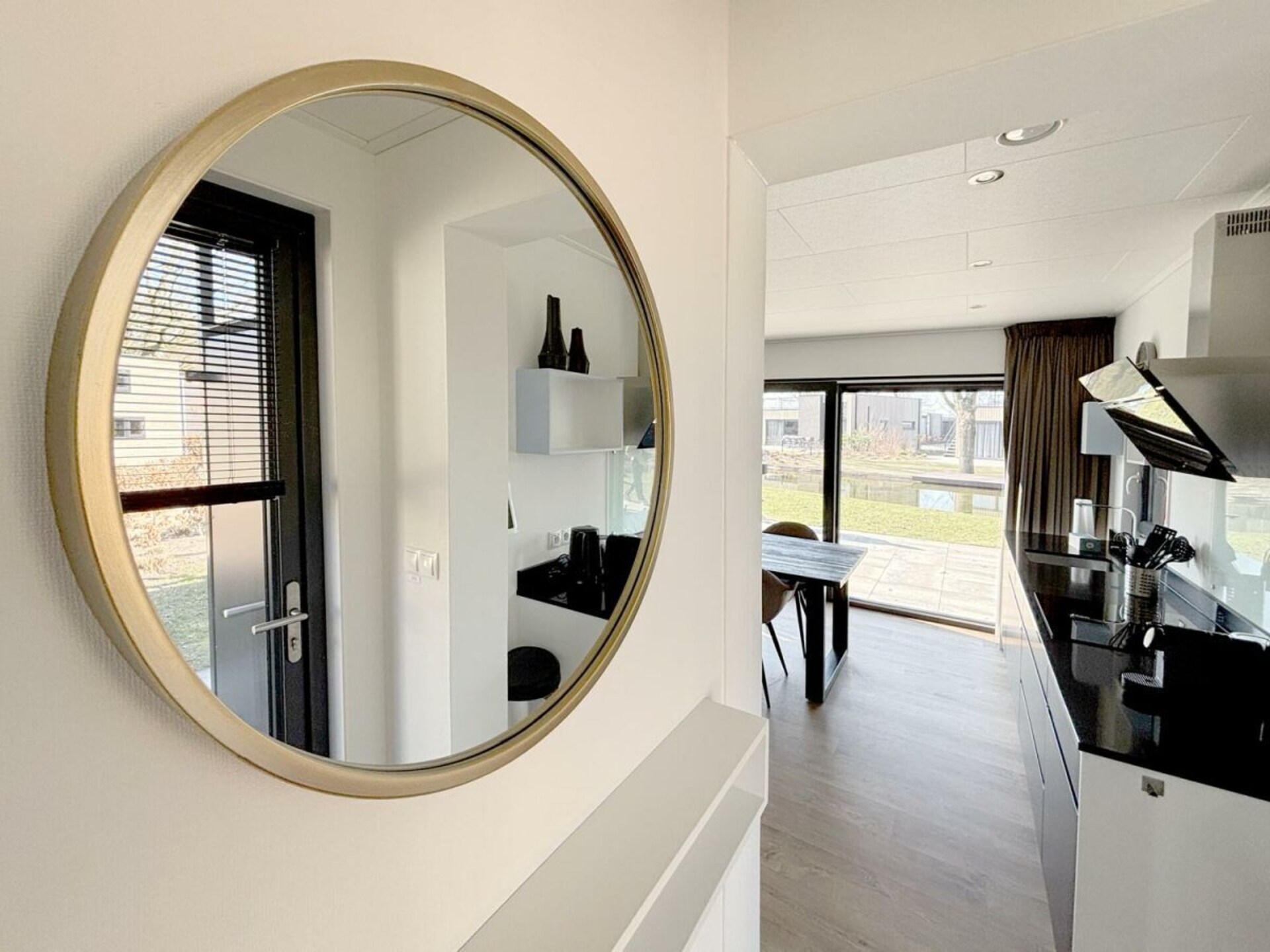 Modern vakantiehuis aan het Veluwemeer met aanlegsteiger en dakterras - foto 15
