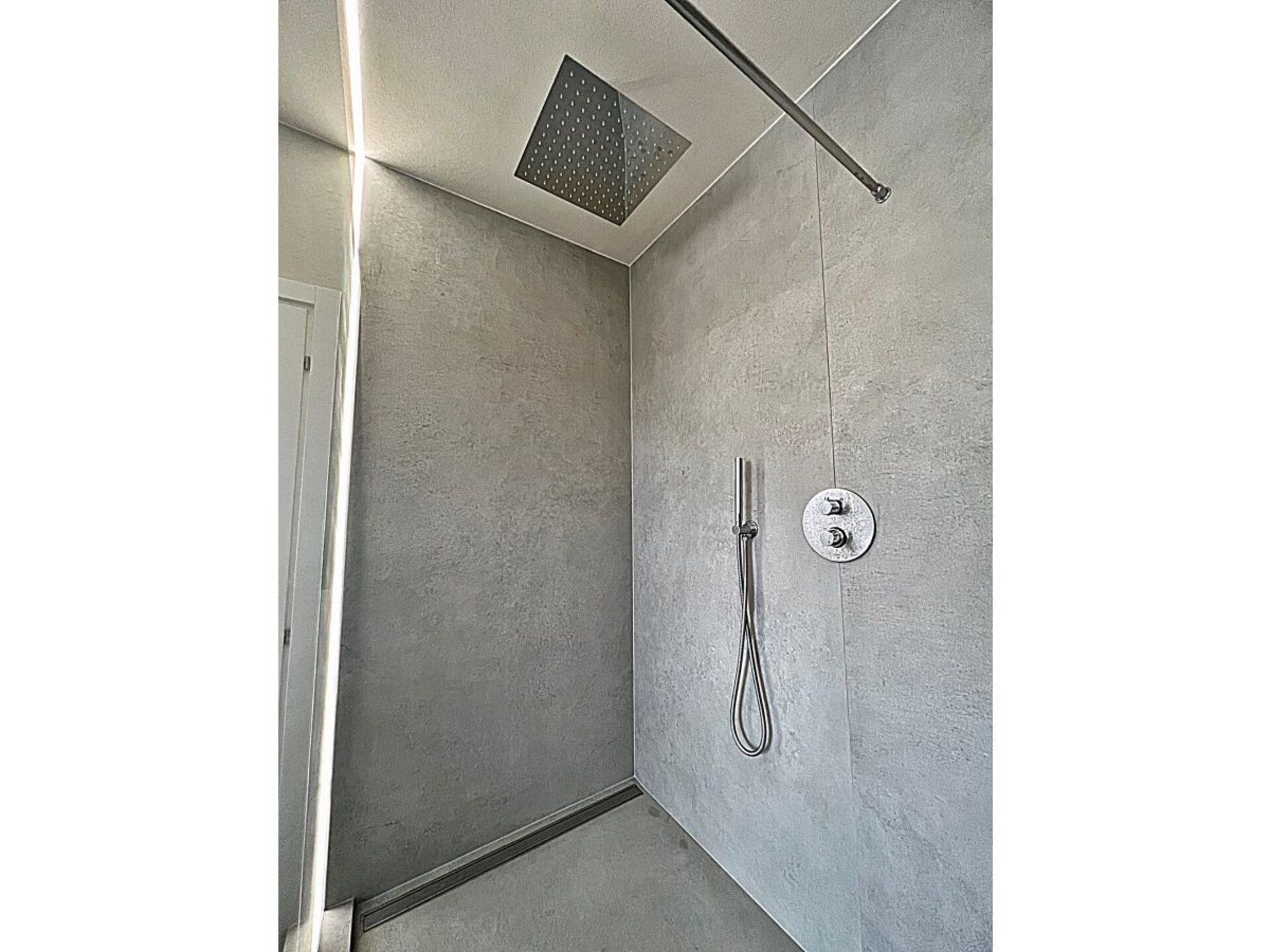 Villa met zwembad en designinterieur aan het Gardameer - foto 16