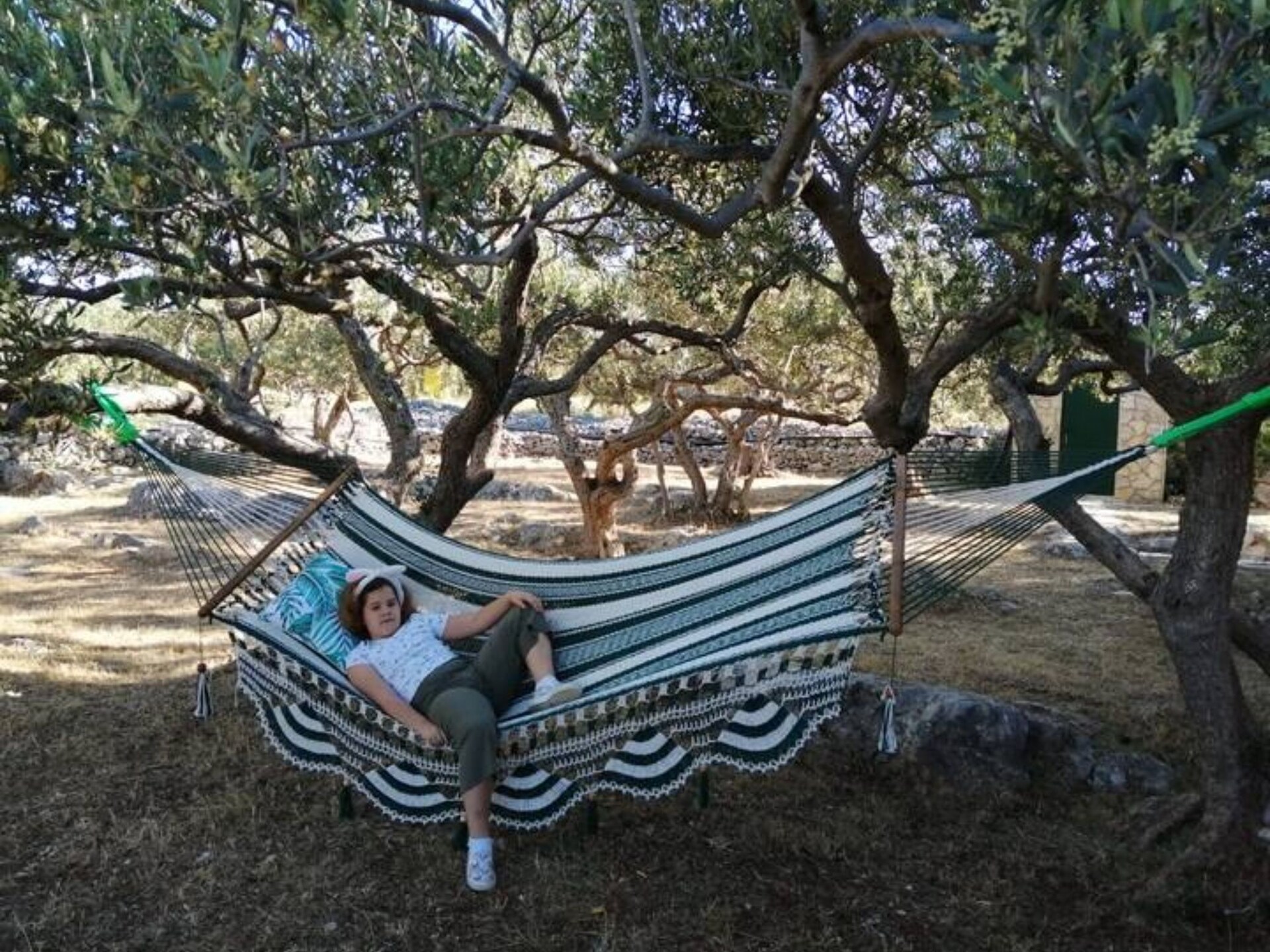 House of the Sun: Vrijstaand vakantiehuis met zwembad op Brač, 500m van strand - foto 30
