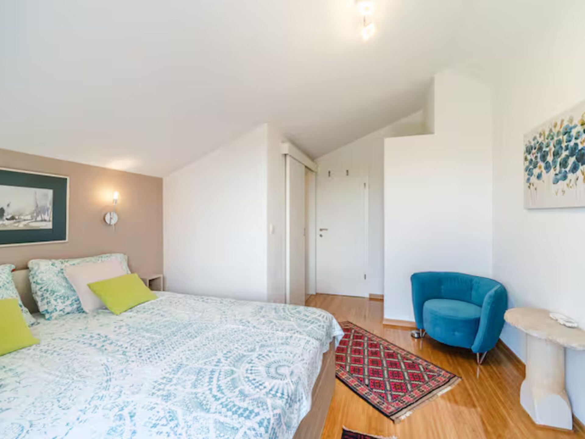 House of the Sun: Vrijstaand vakantiehuis met zwembad op Brač, 500m van strand - foto 11