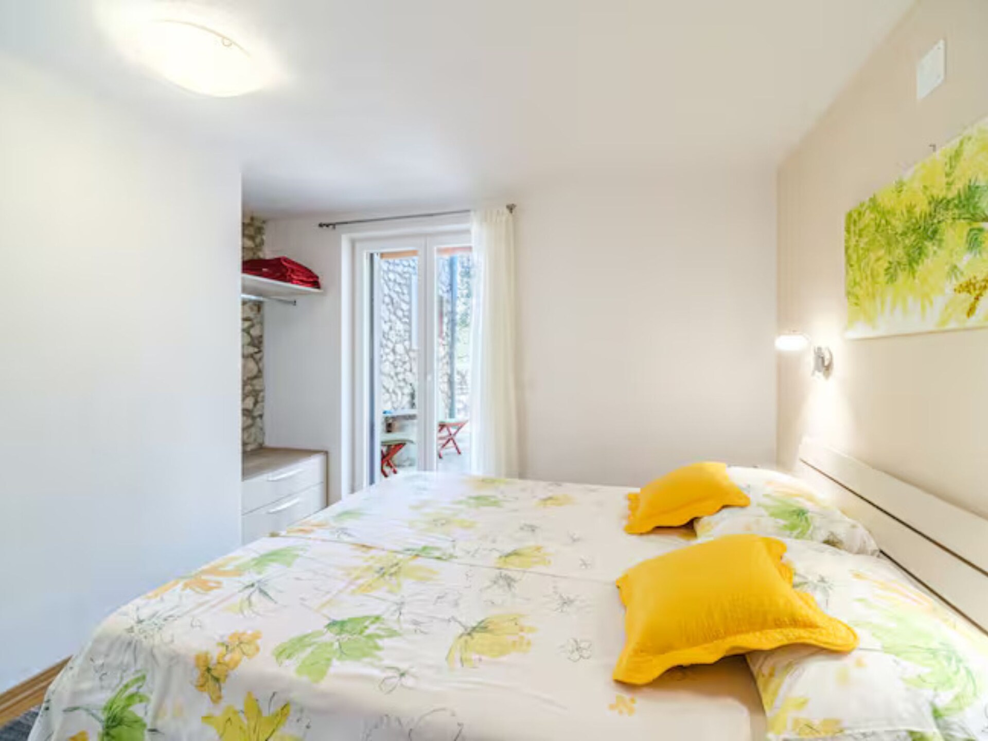 House of the Sun: Vrijstaand vakantiehuis met zwembad op Brač, 500m van strand - foto 14