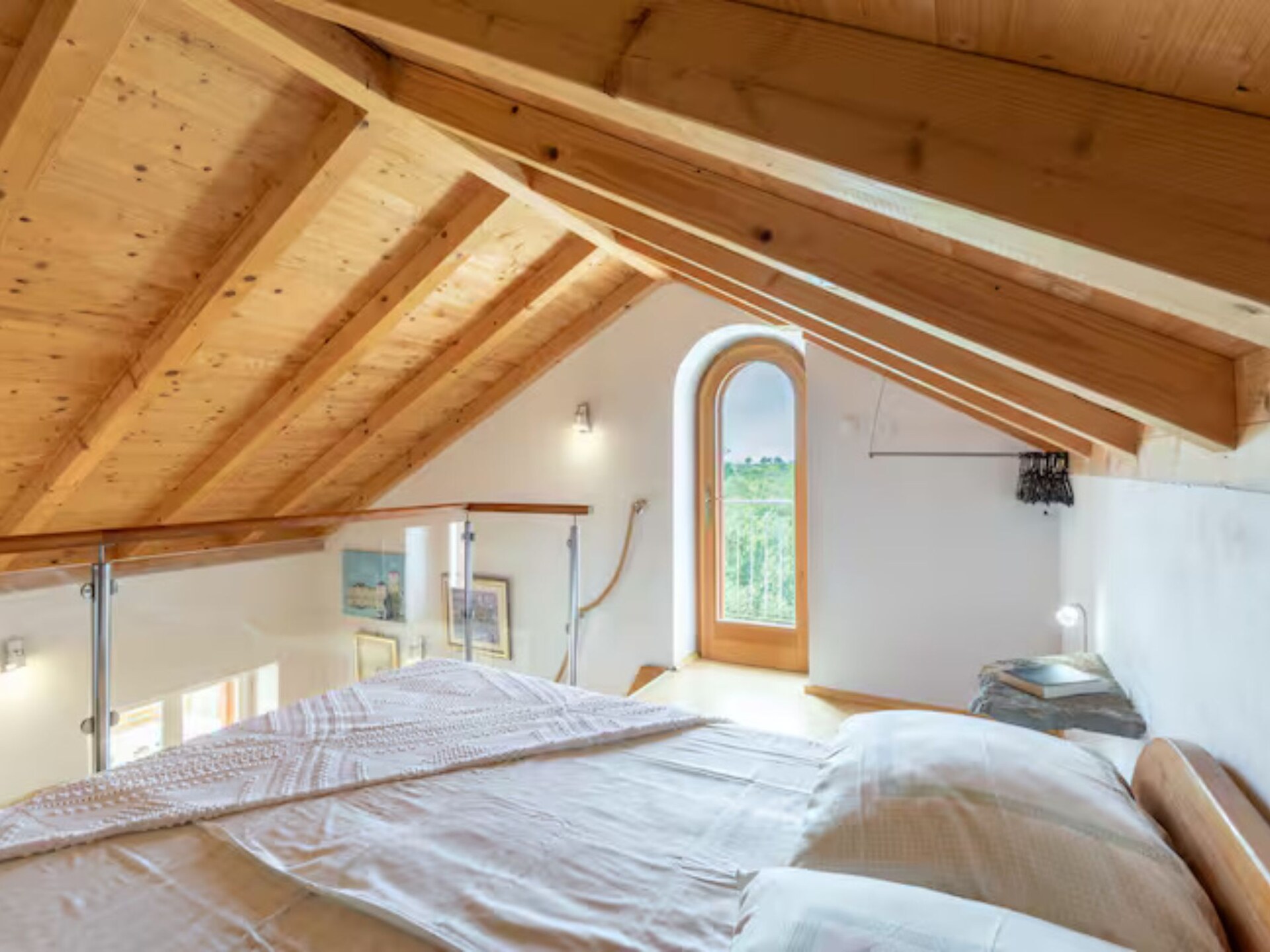 House of the Sun: Vrijstaand vakantiehuis met zwembad op Brač, 500m van strand - foto 13