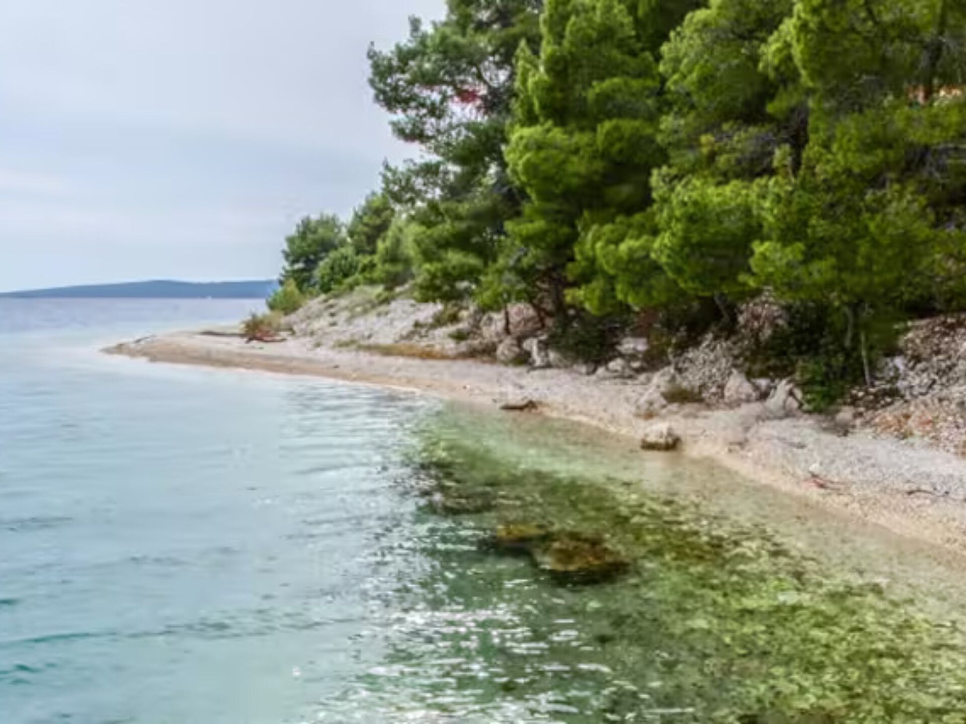 House of the Sun: Vrijstaand vakantiehuis met zwembad op Brač, 500m van strand - foto 24