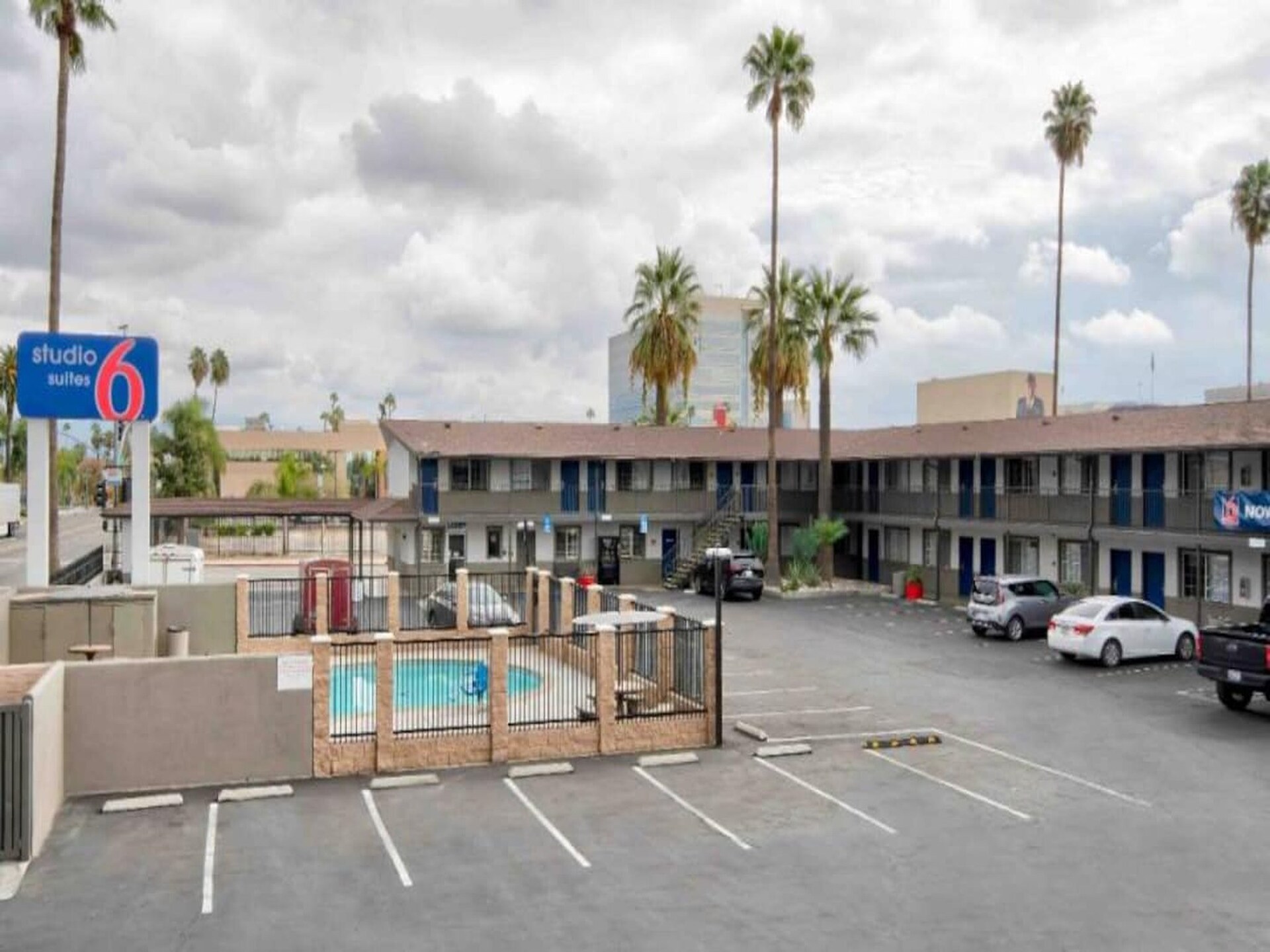 Rustiek appartement in San Bernardino met 2 queensize bedden - foto 8