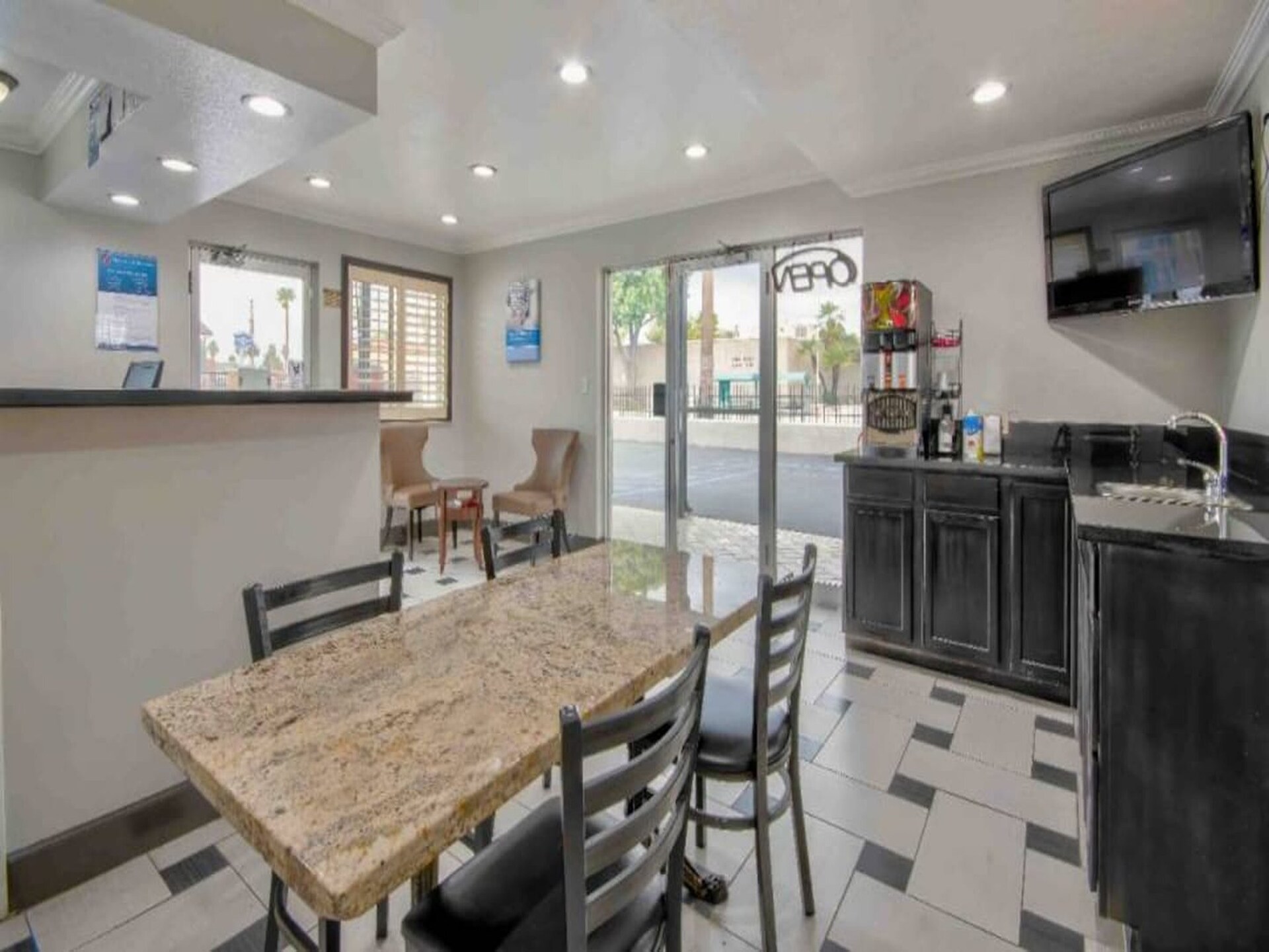 Rustiek appartement in San Bernardino met 2 queensize bedden - foto 3