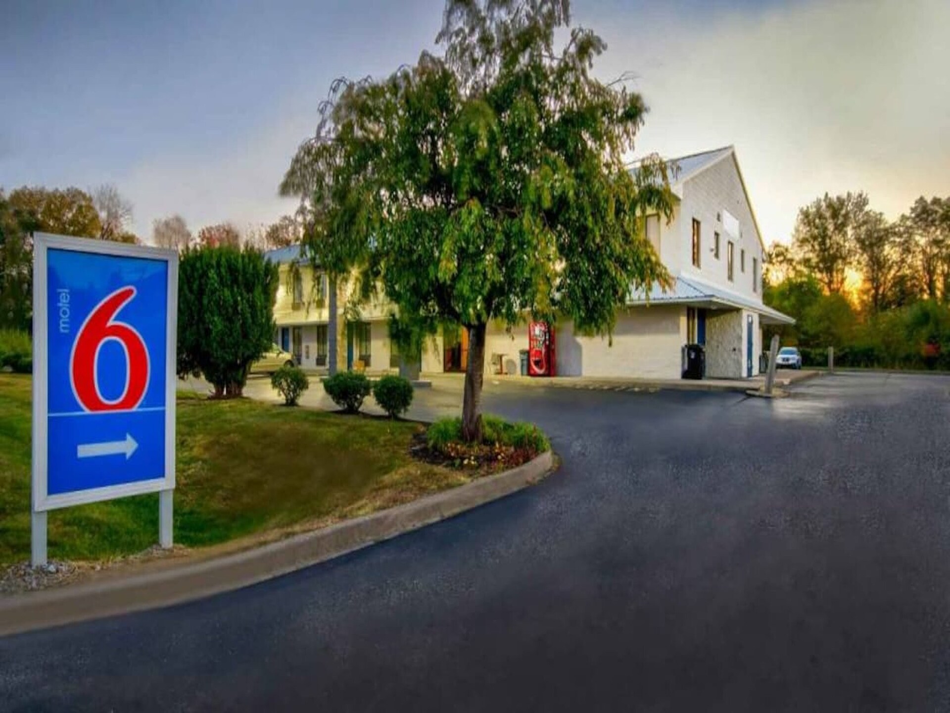 Knusse hotelkamer in Jeffersonville met kingsize bed, ideaal voor twee - foto 2