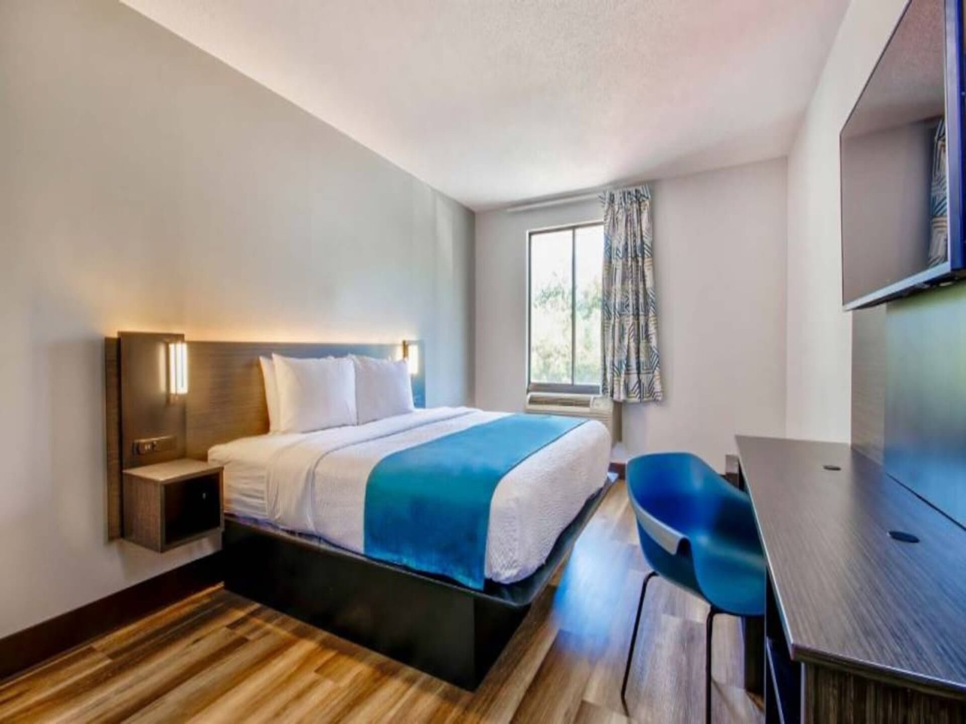 Knusse hotelkamer in Jeffersonville met kingsize bed, ideaal voor twee - foto 7