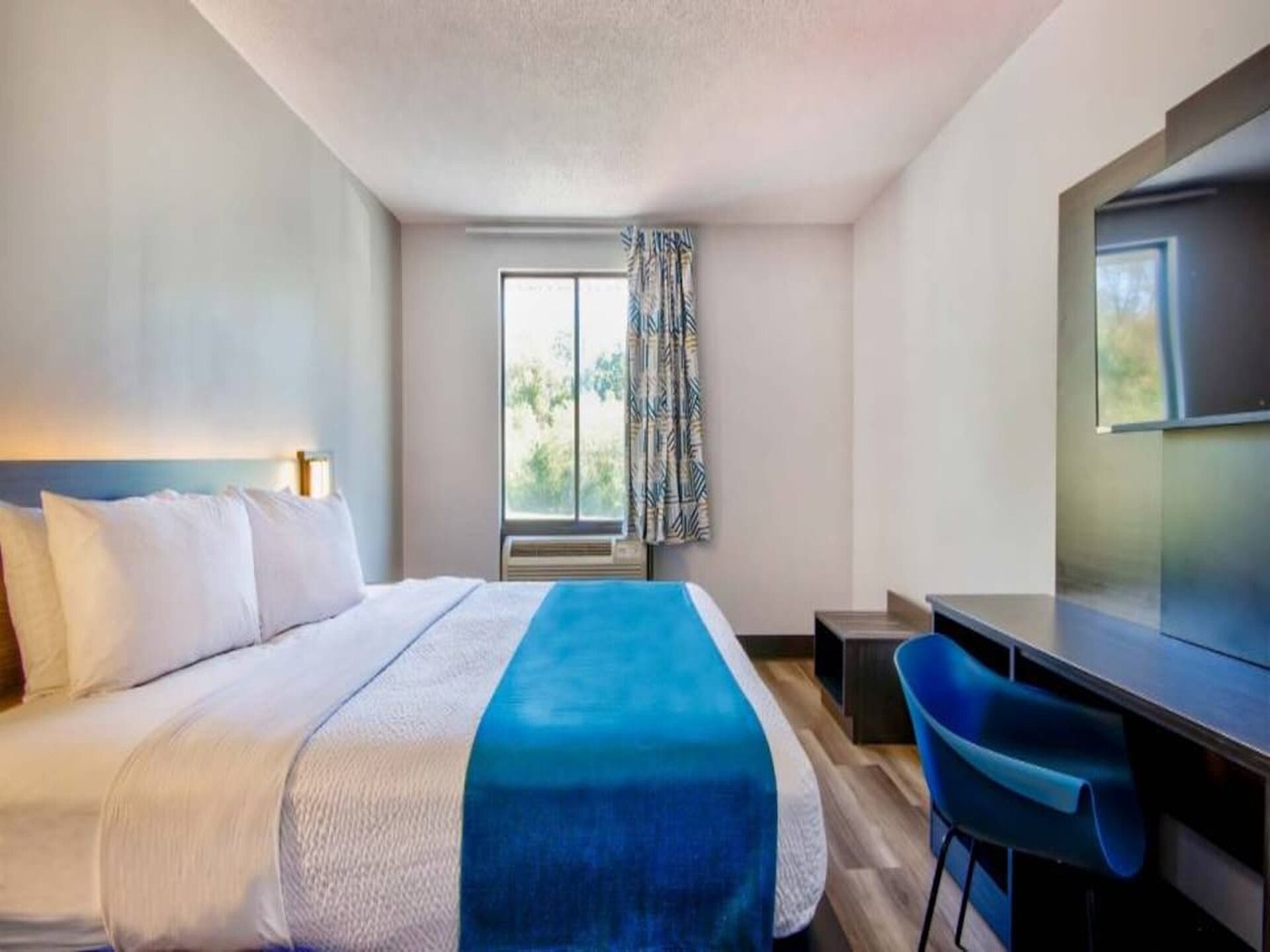 Knusse hotelkamer in Jeffersonville met kingsize bed, ideaal voor twee - foto 11