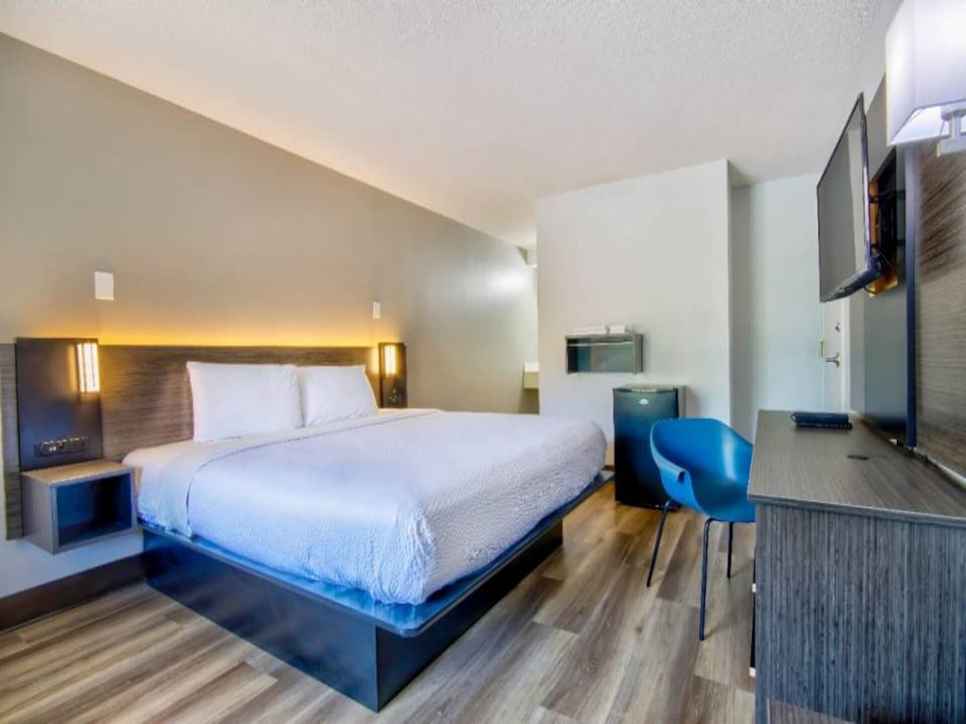 Knusse hotelkamer in Jeffersonville met kingsize bed, ideaal voor twee - foto 13