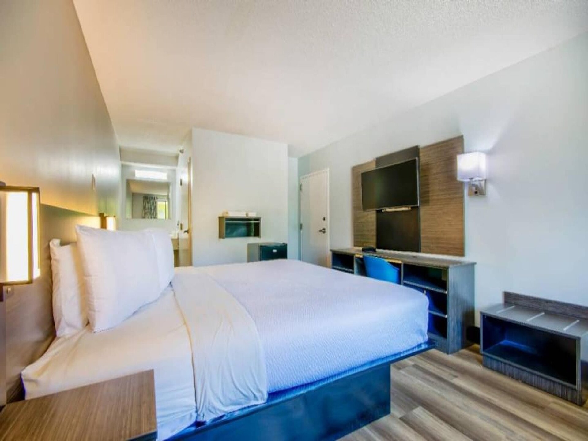 Knusse hotelkamer in Jeffersonville met kingsize bed, ideaal voor twee - foto 12