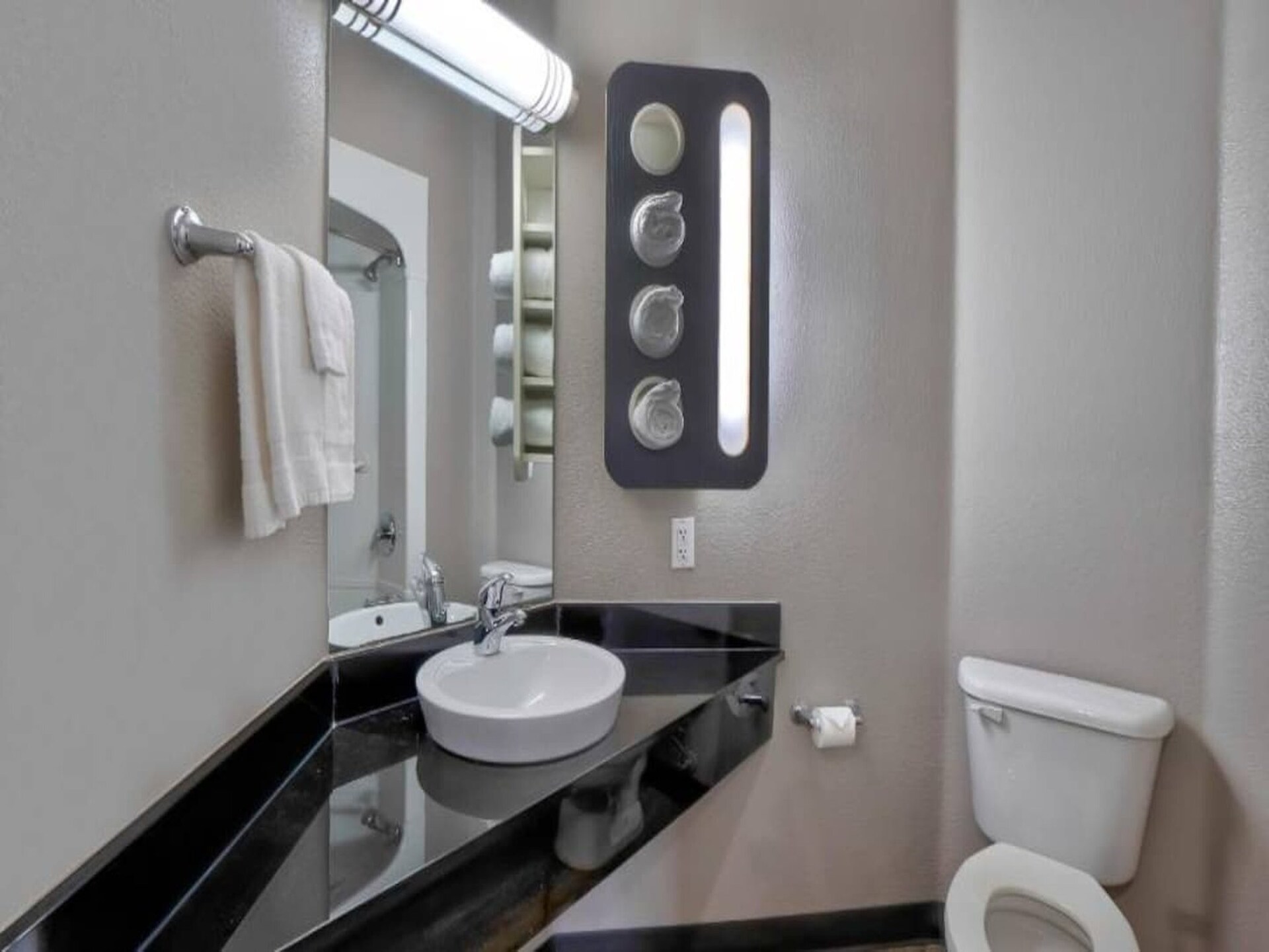 Toegankelijk appartement met kingsize bed in Benbrook – rookvrij - foto 13