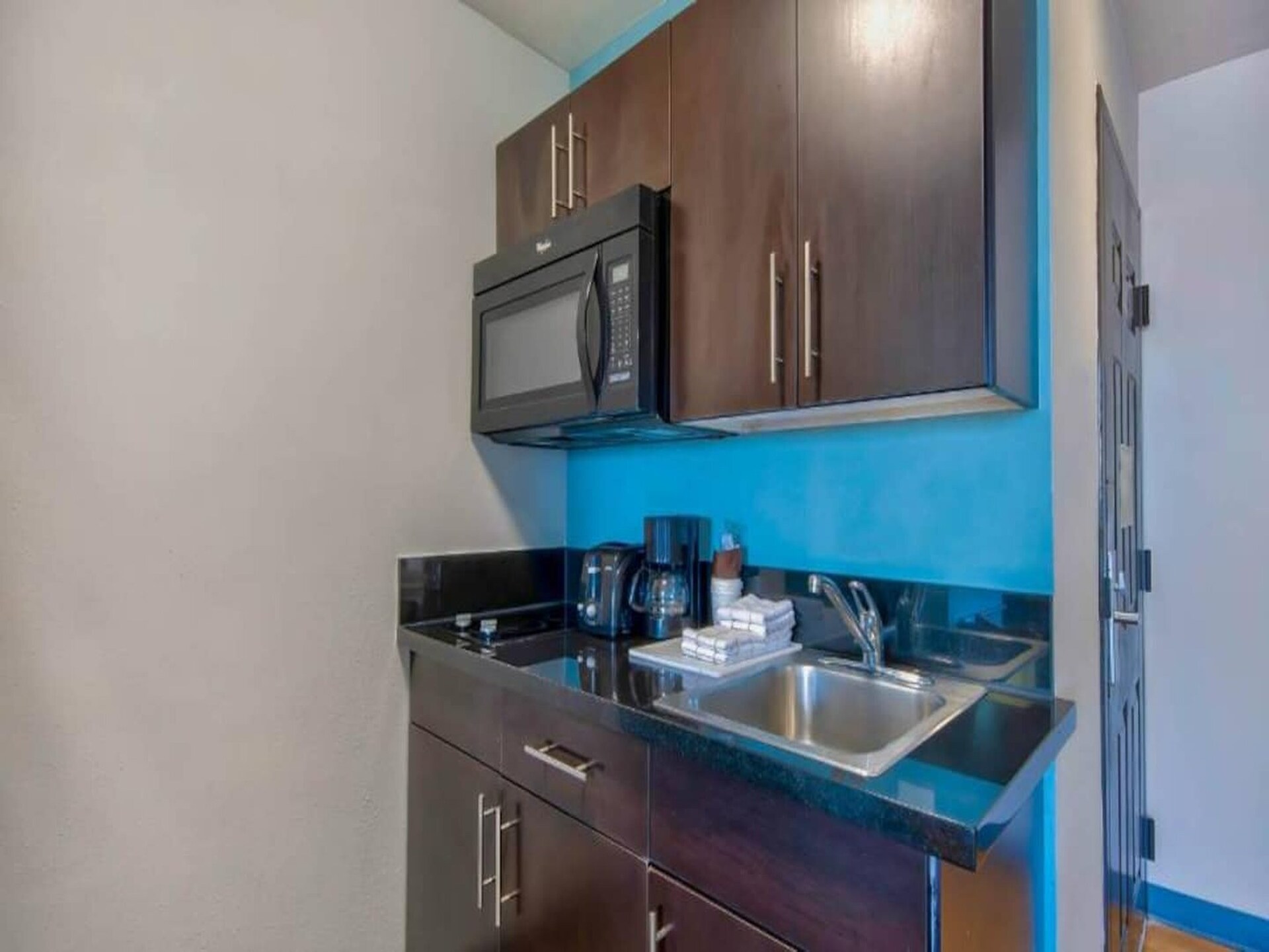 Compacte studio met kitchenette in Port Arthur, nabij luchthaven - foto 4