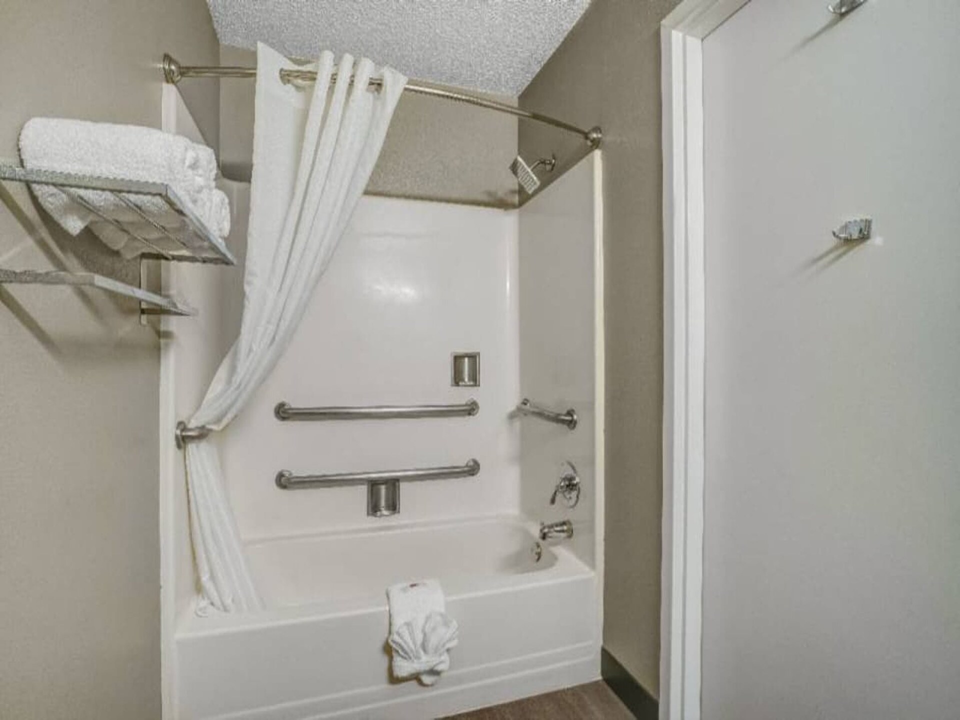 Compacte studio met kitchenette in Port Arthur, nabij luchthaven - foto 11