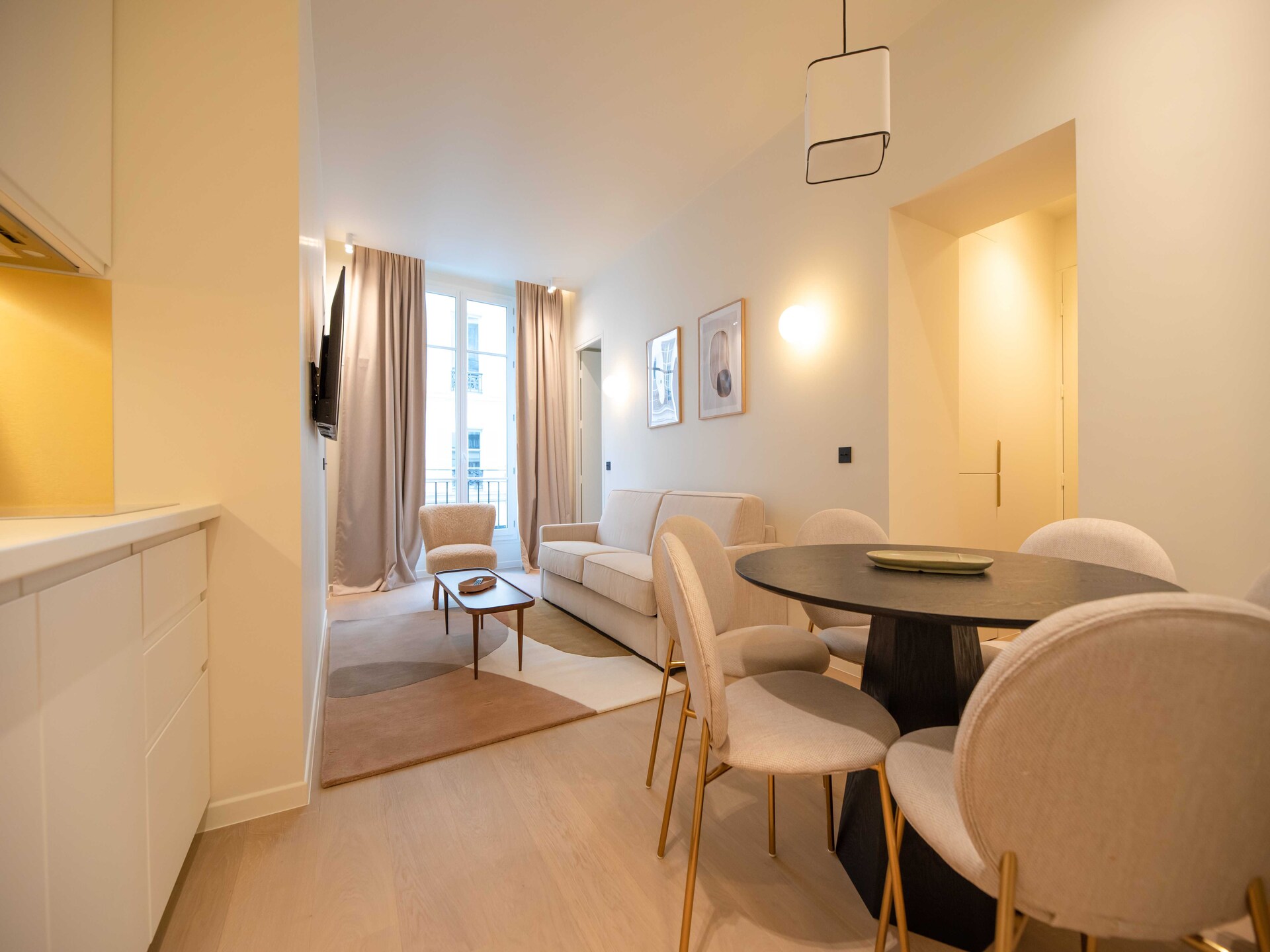 Modern Scandinavisch appartement in 9e arrondissement, vlakbij metro - foto 2
