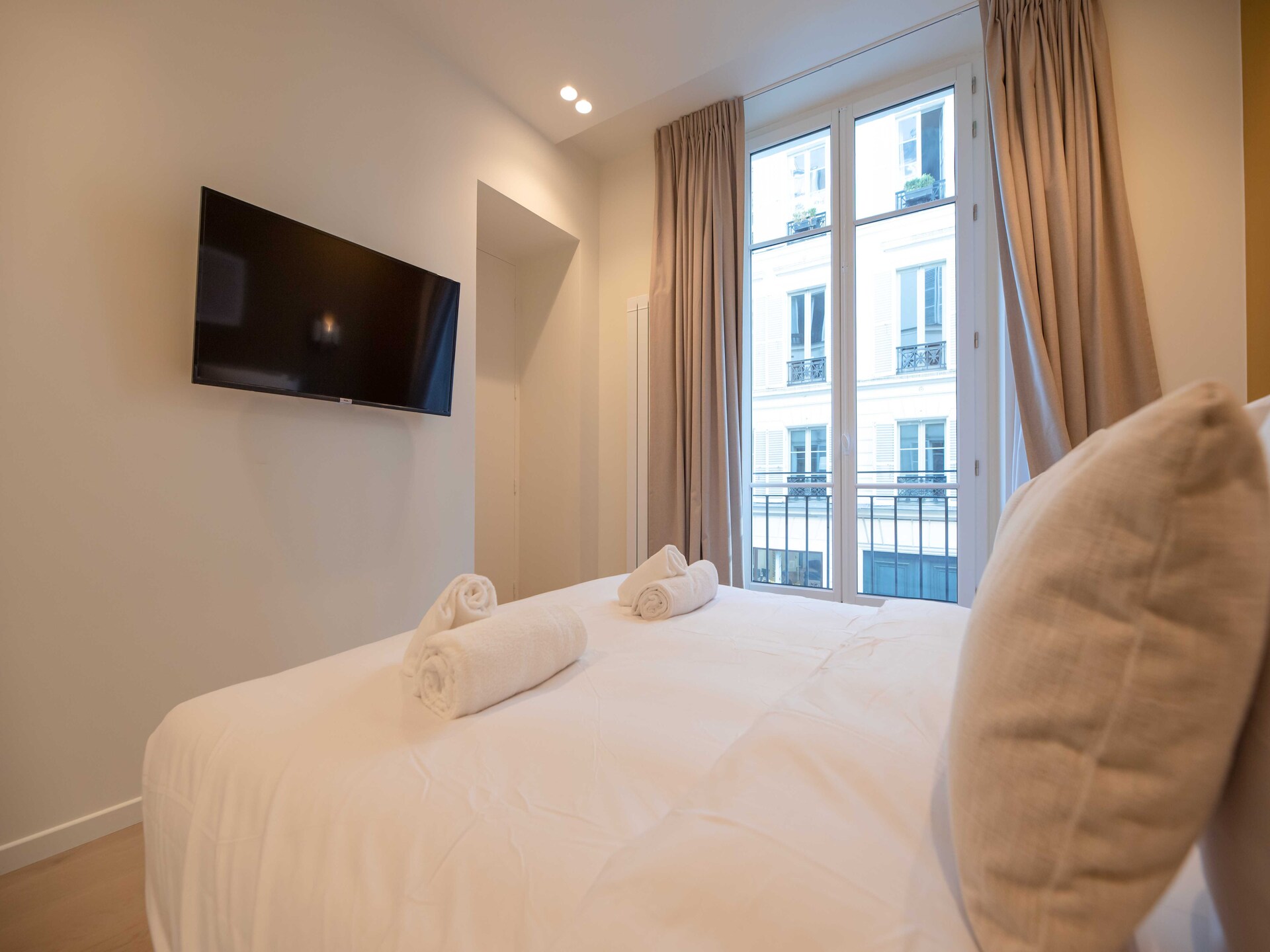 Modern Scandinavisch appartement in 9e arrondissement, vlakbij metro - foto 12