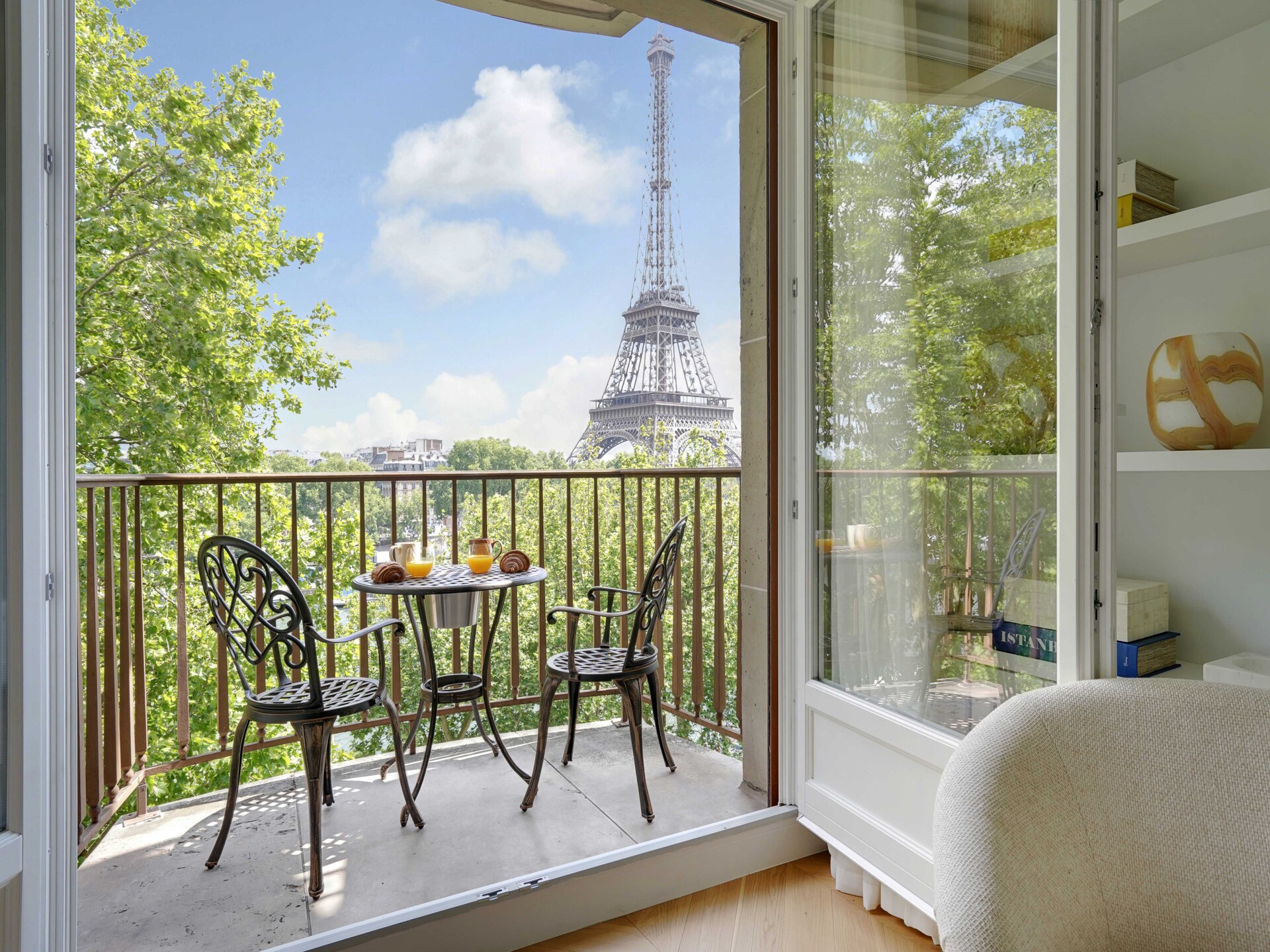 Modern appartement van 70 m² met balkon, vlakbij de Seine en Eiffeltoren - foto 2