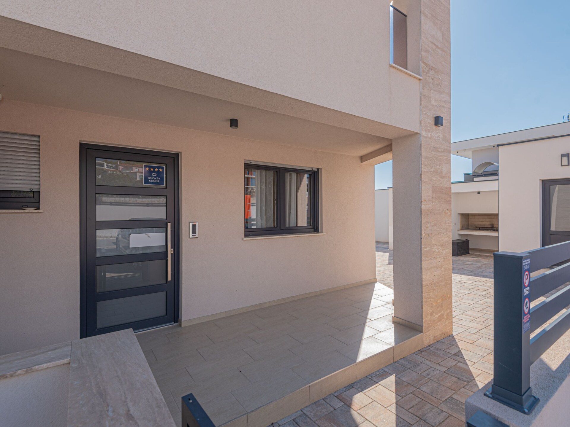 Luxe vier-slaapkamer villa met privézwembad in Vodice, vlakbij zee - foto 39
