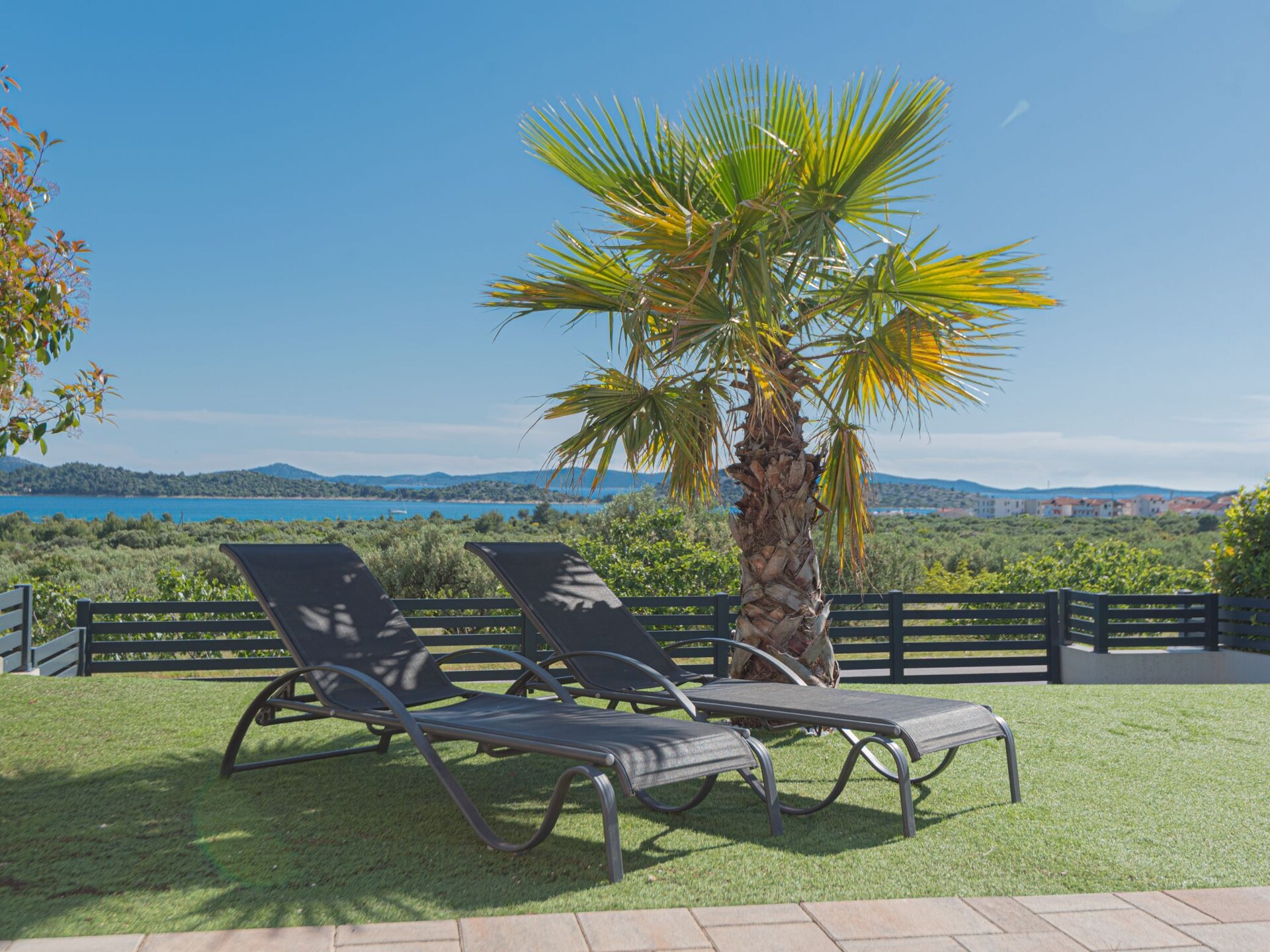 Luxe vier-slaapkamer villa met privézwembad in Vodice, vlakbij zee - foto 38