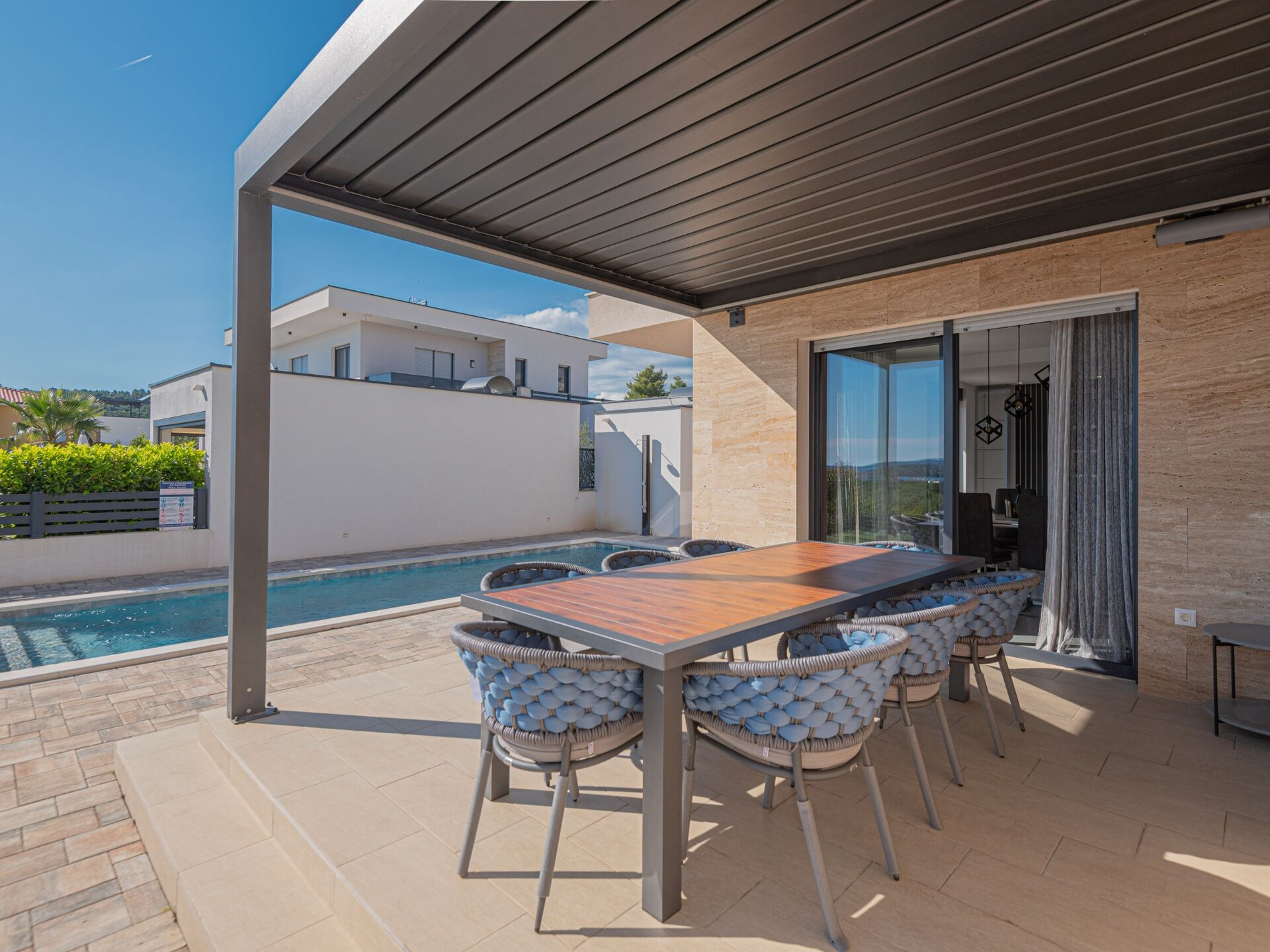Luxe vier-slaapkamer villa met privézwembad in Vodice, vlakbij zee - foto 42