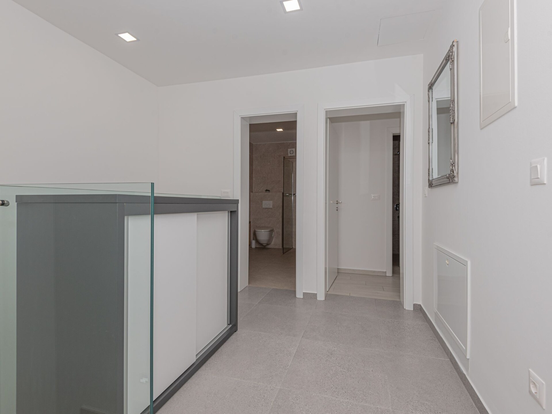 Luxe vier-slaapkamer villa met privézwembad in Vodice, vlakbij zee - foto 44