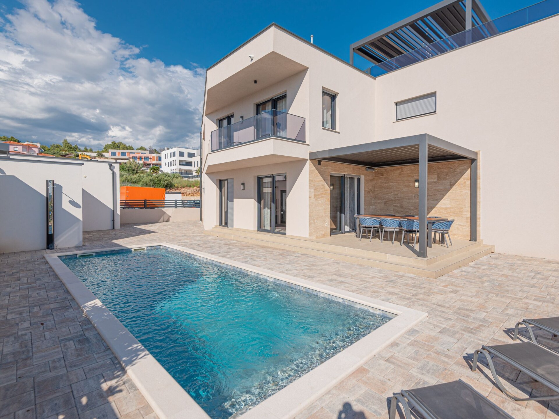 Luxe vier-slaapkamer villa met privézwembad in Vodice, vlakbij zee - foto 47