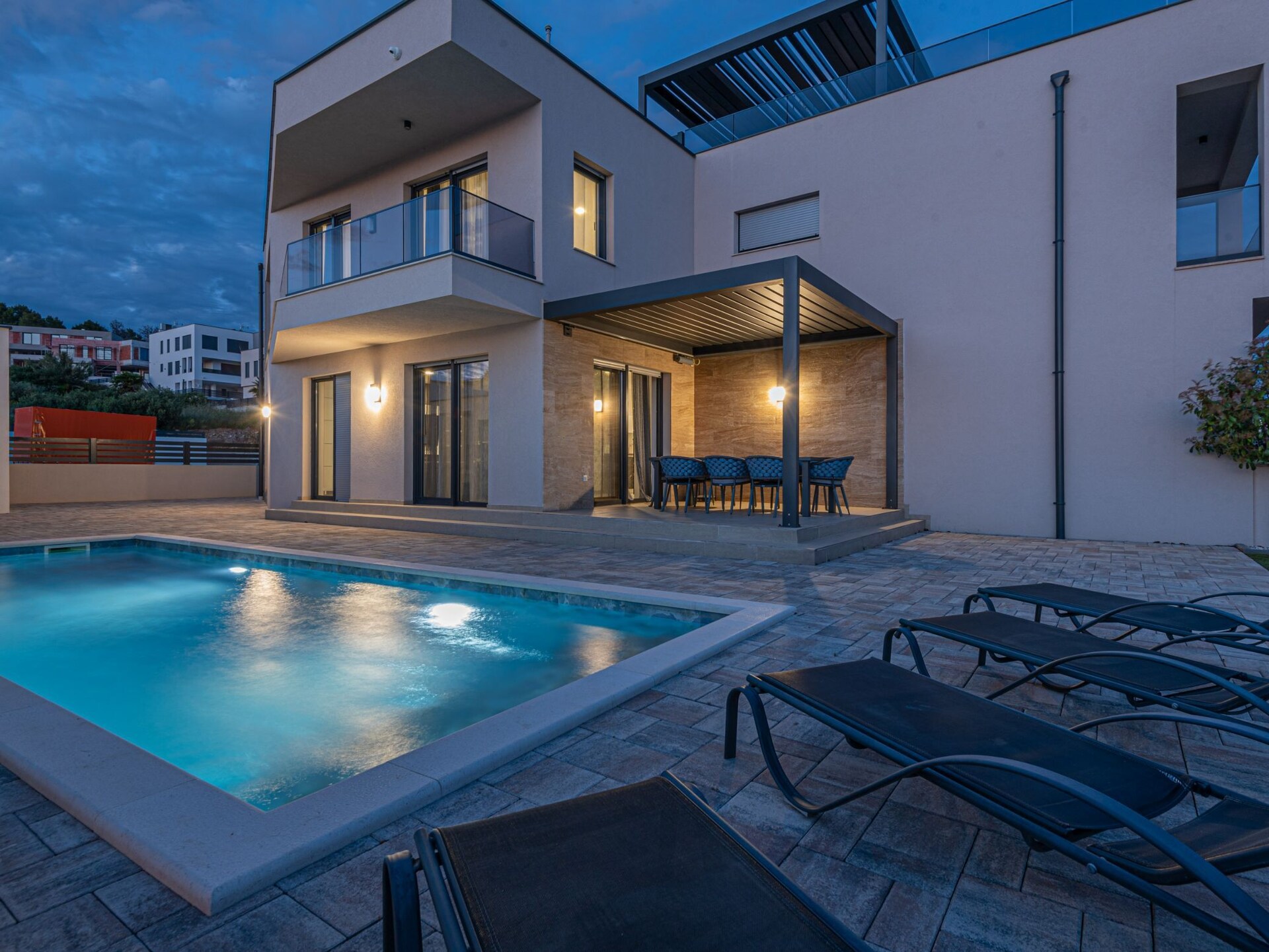 Luxe vier-slaapkamer villa met privézwembad in Vodice, vlakbij zee - foto 58