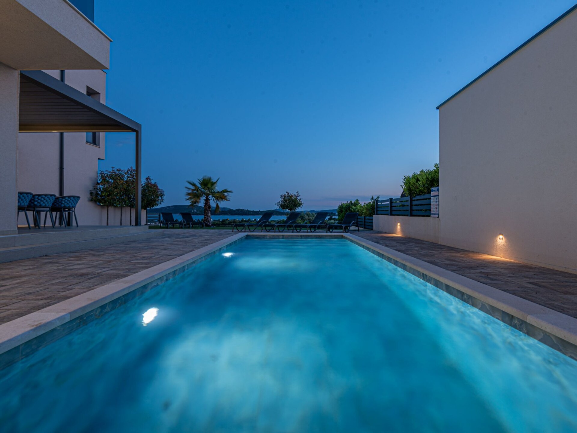 Luxe vier-slaapkamer villa met privézwembad in Vodice, vlakbij zee - foto 63
