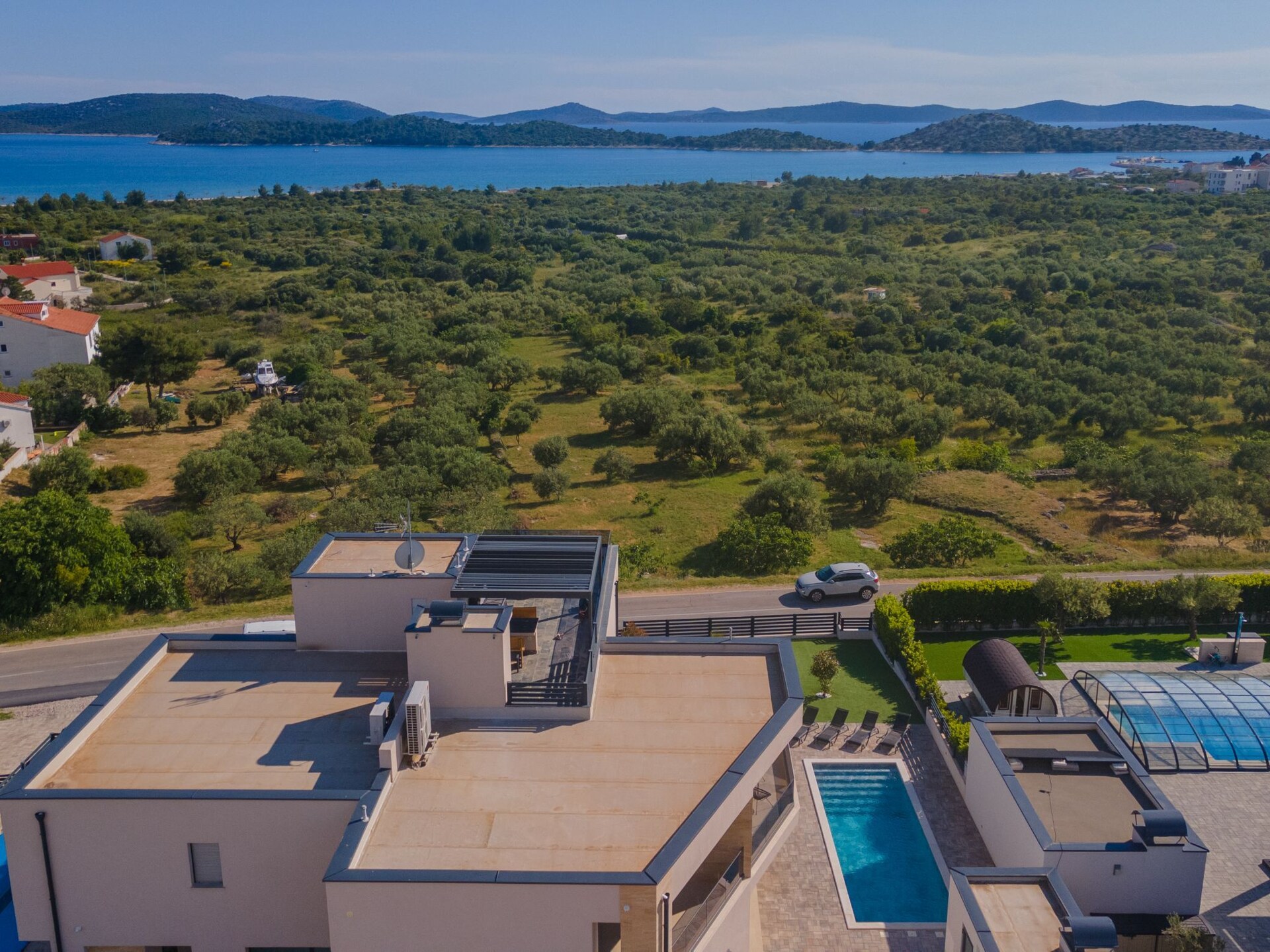 Luxe vier-slaapkamer villa met privézwembad in Vodice, vlakbij zee - foto 69