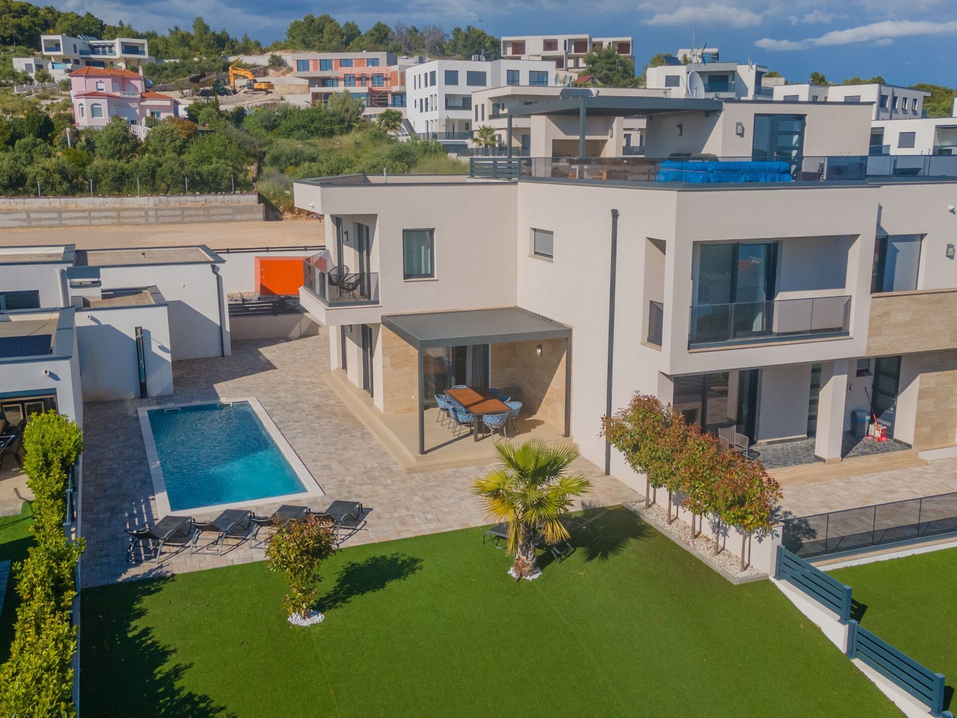 Luxe vier-slaapkamer villa met privézwembad in Vodice, vlakbij zee - foto 73