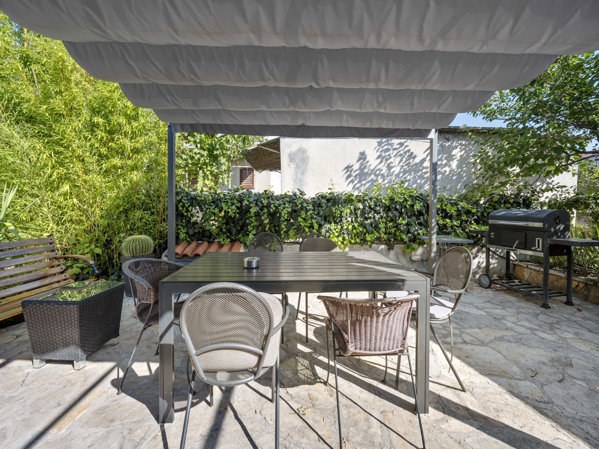 Aan het strand: Comfortabel appartement in Brodarica - foto 13