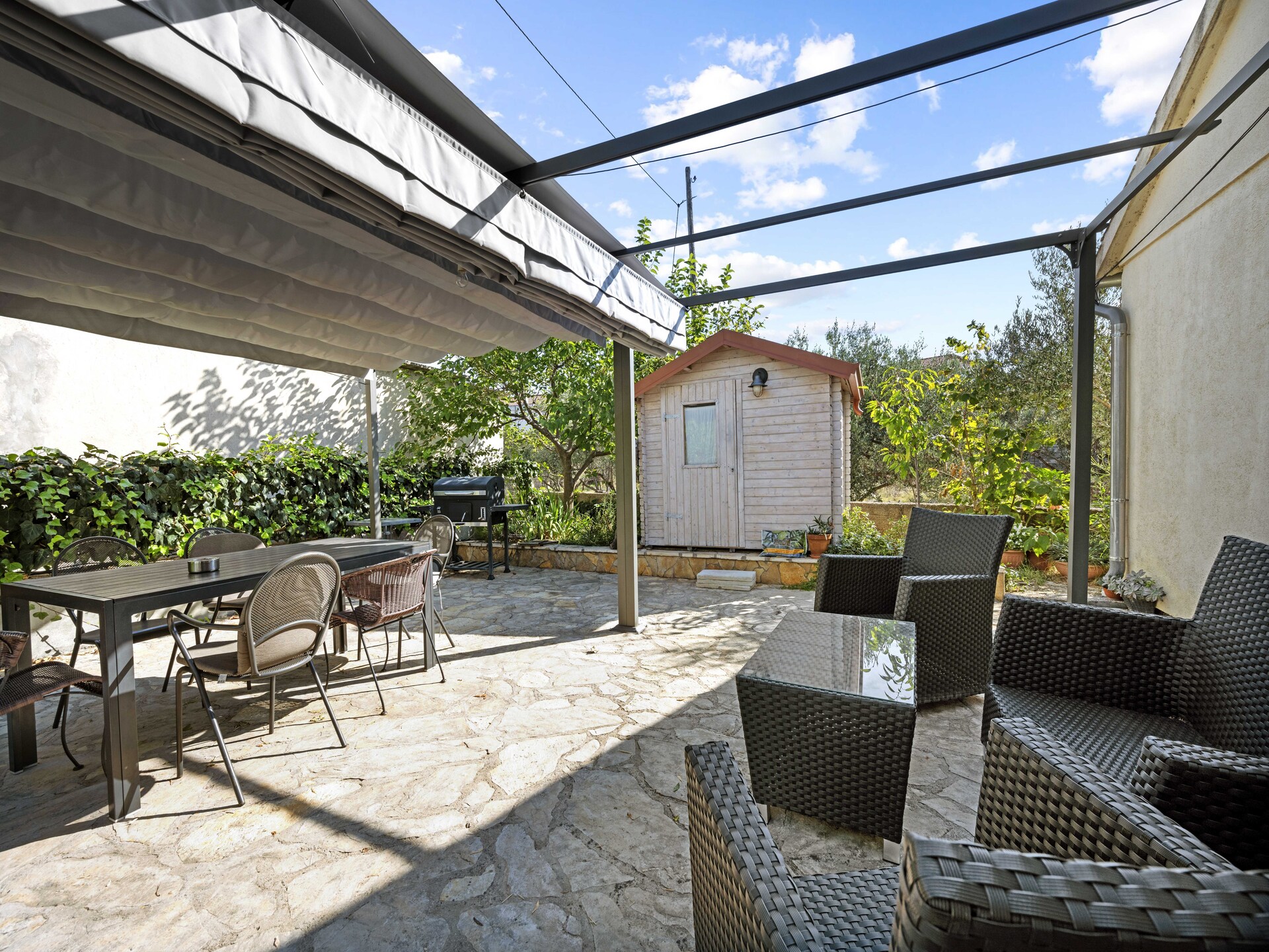 Aan het strand: Comfortabel appartement in Brodarica - foto 15