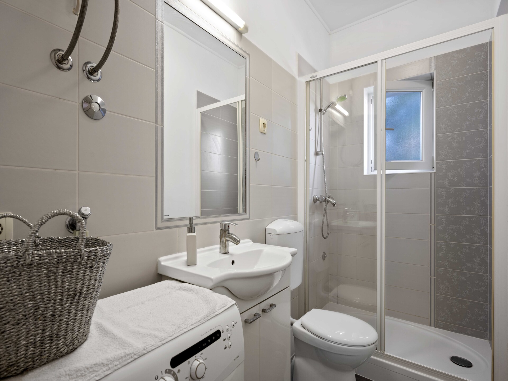 Aan het strand: Comfortabel appartement in Brodarica - foto 7