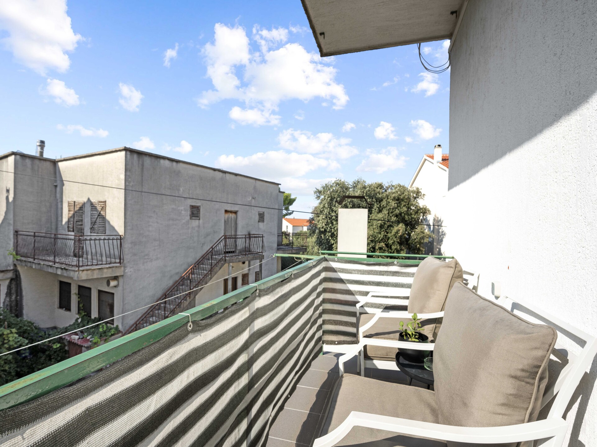 Aan het strand: Comfortabel appartement in Brodarica - foto 9