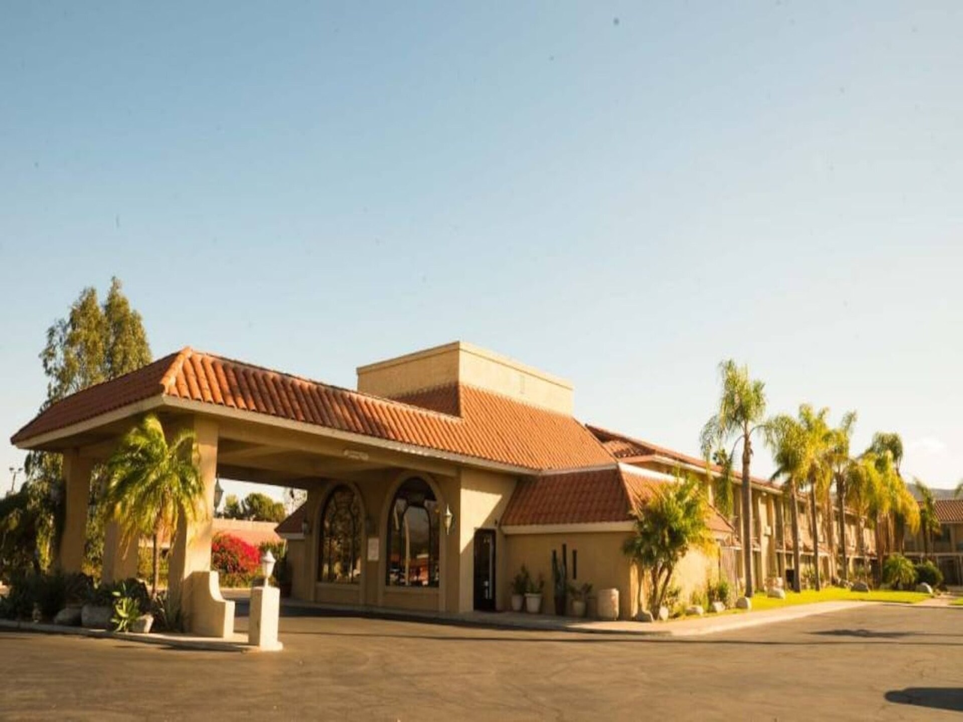 Comfortabele studio met kingsize bed en zwembad bij Anaheim Hills - foto 2