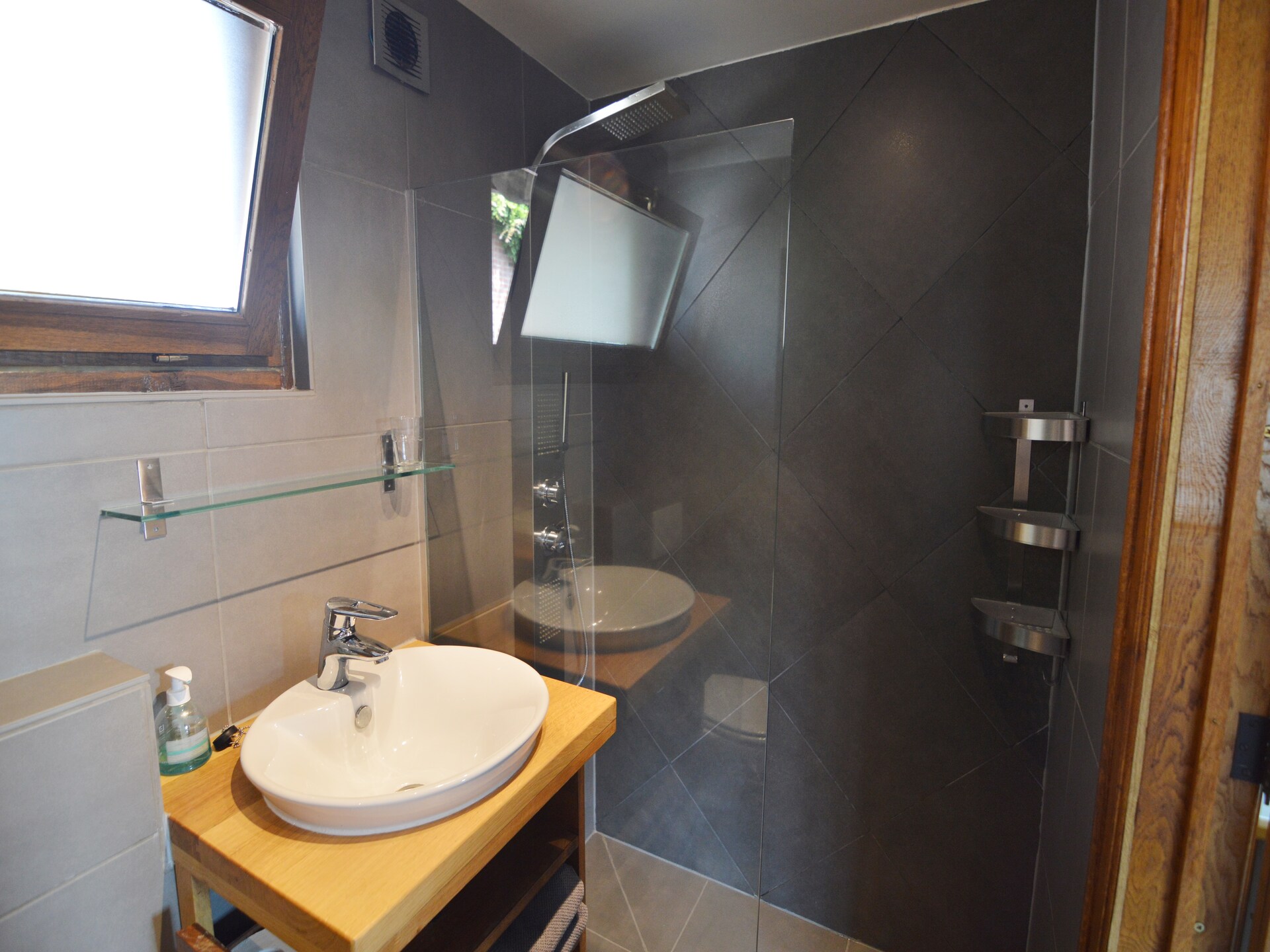 Rustiek boshuis met privésauna voor 5 personen in Vloesberg - foto 23