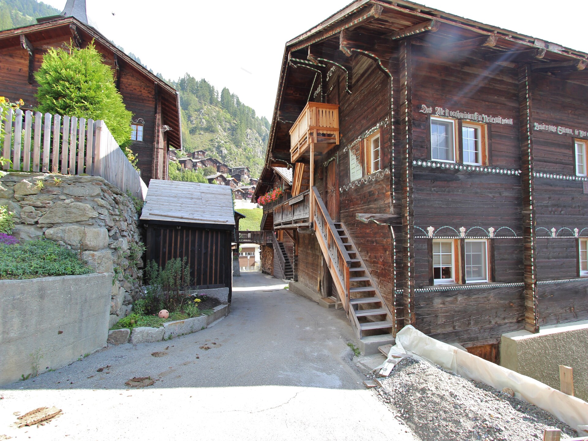 Rustiek houten chalet in Betten met panoramisch uitzicht op de Walliser bergen - foto 23