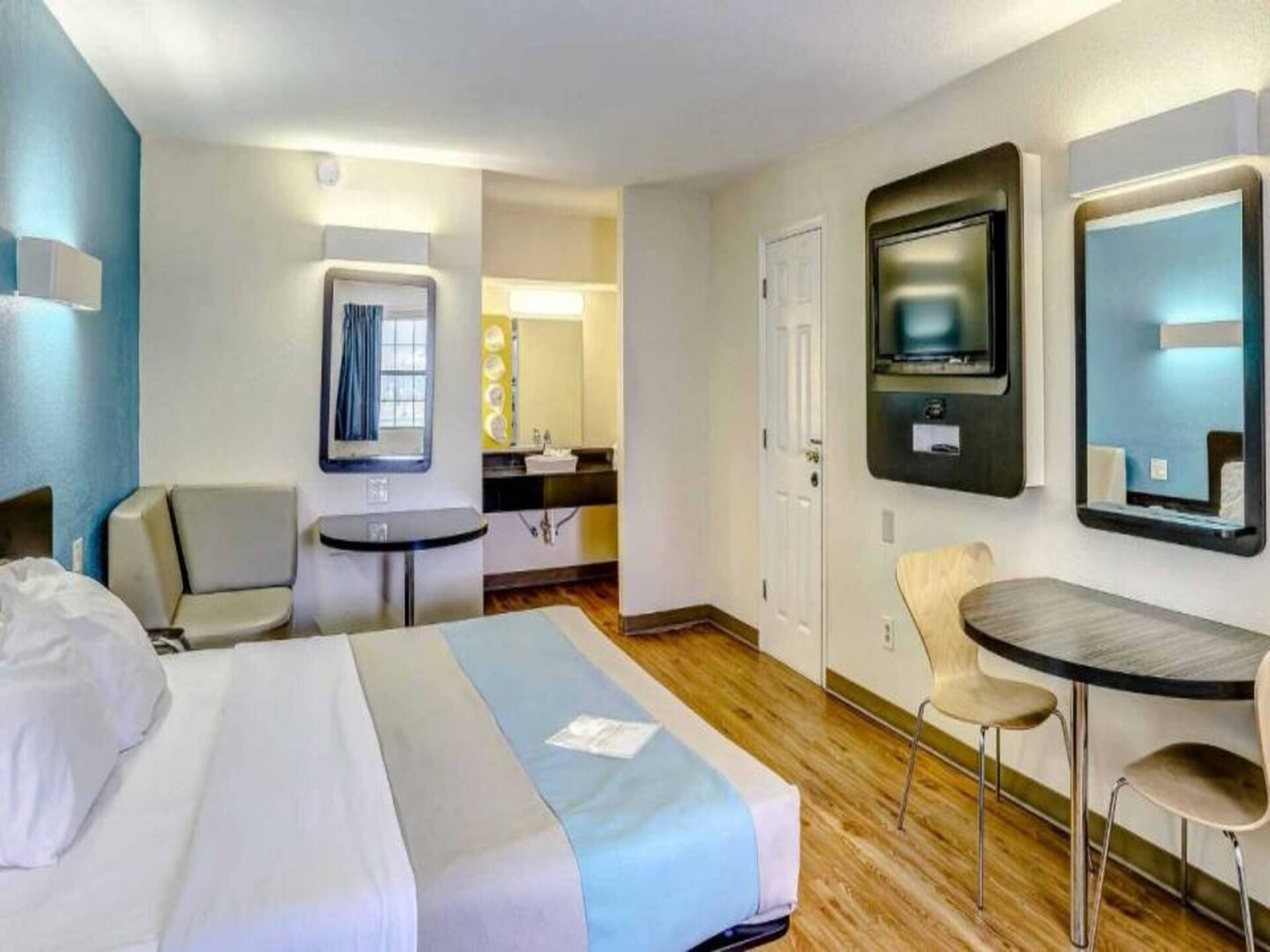 Comfortabel kingbed appartement in Dickson met WiFi en zwembad - foto 11