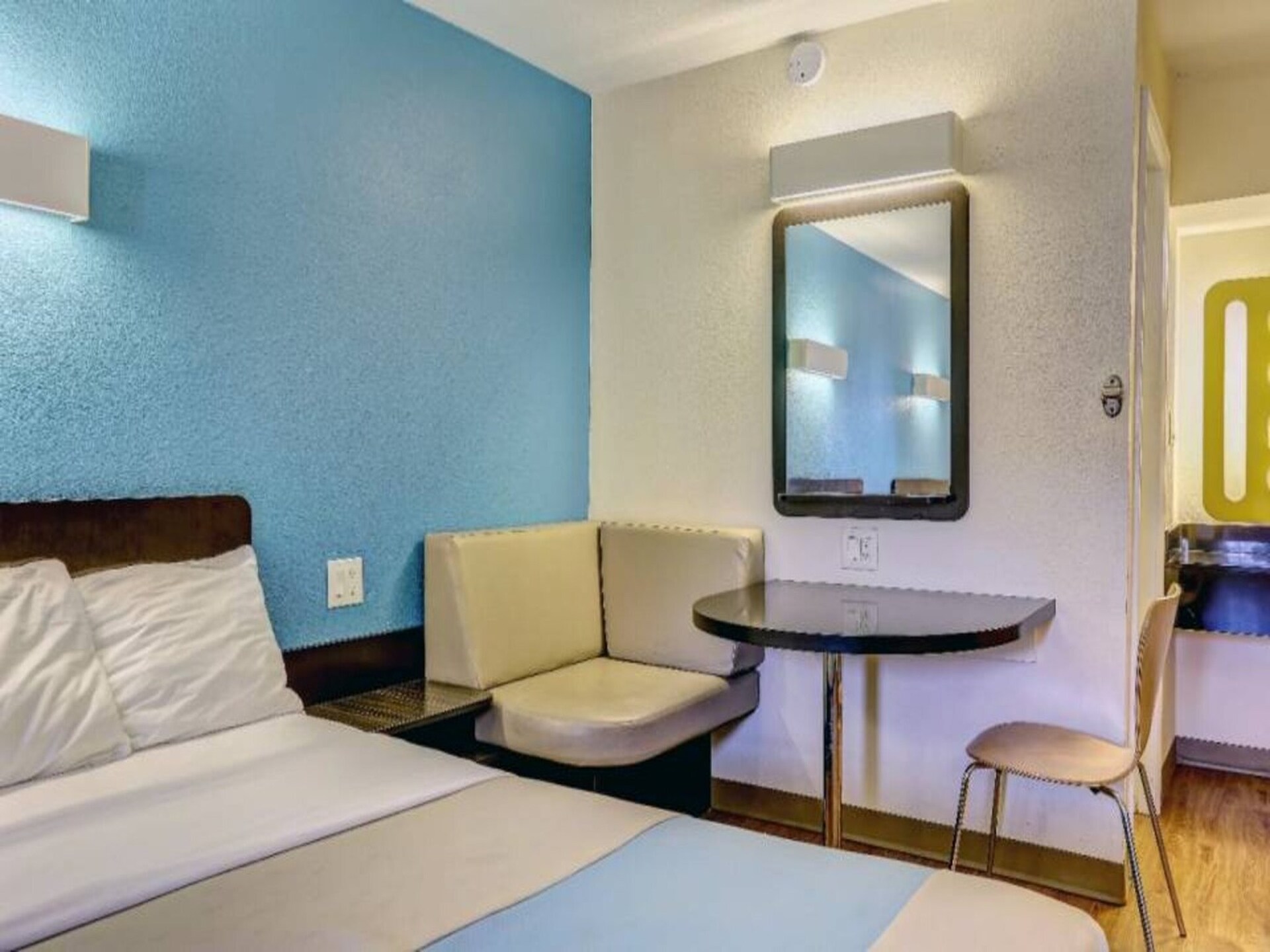 Comfortabel kingbed appartement in Dickson met WiFi en zwembad - foto 19