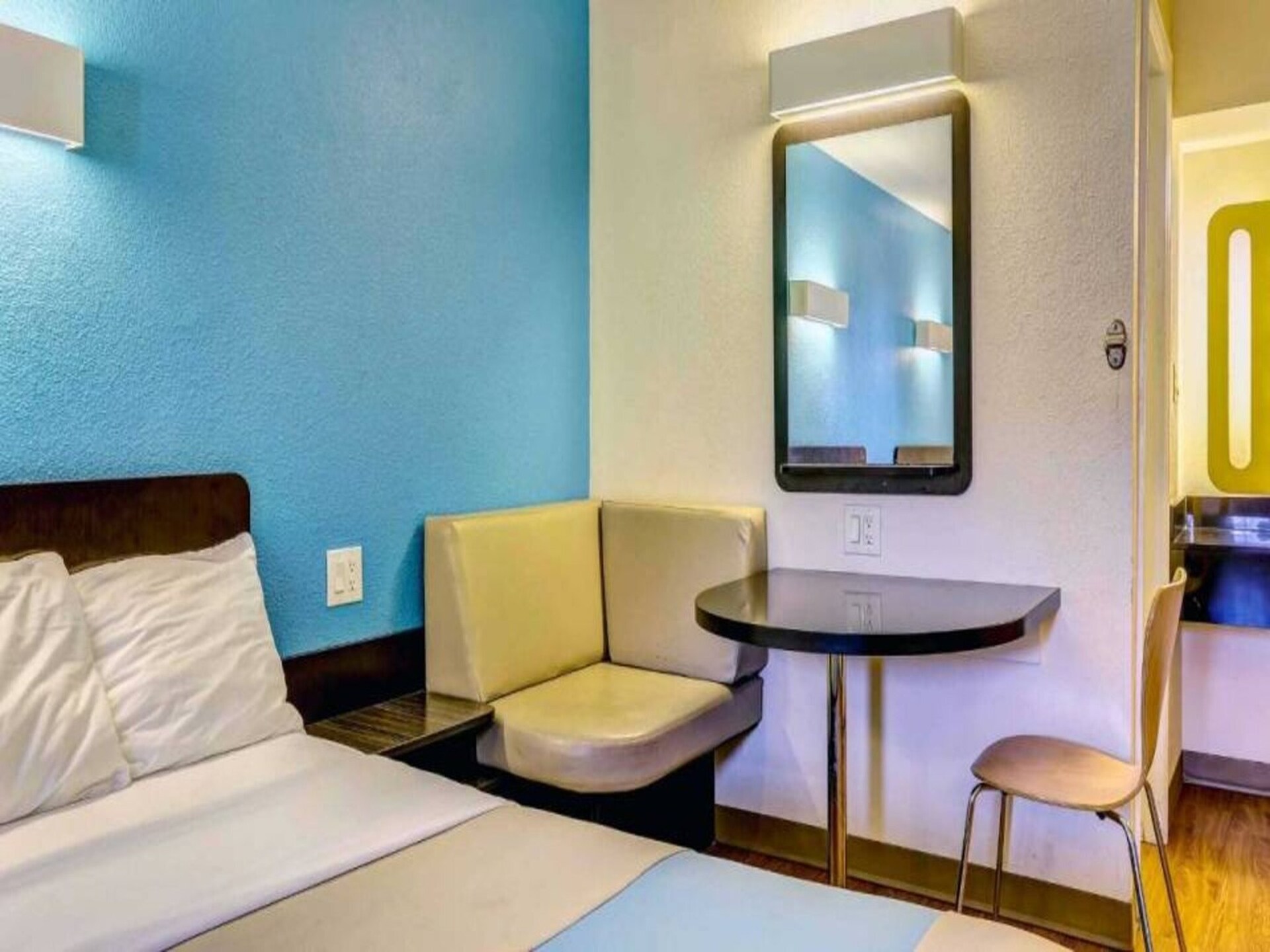 Comfortabel kingbed appartement in Dickson met WiFi en zwembad - foto 16