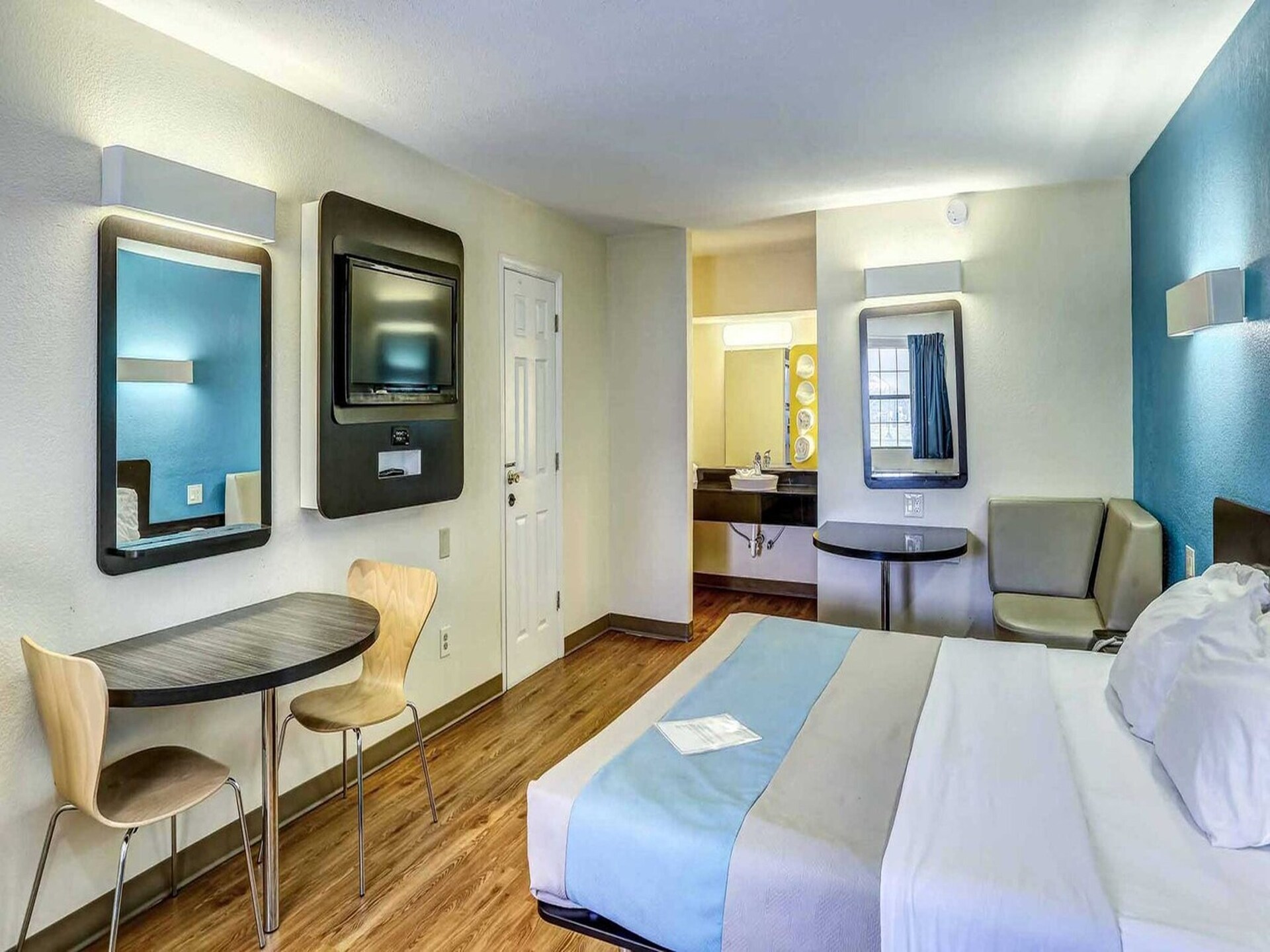 Comfortabel kingbed appartement in Dickson met WiFi en zwembad - foto 14