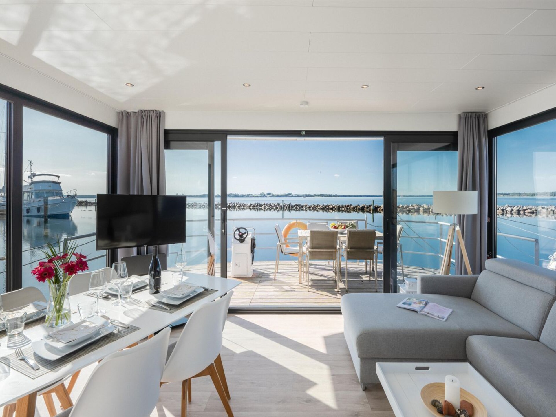 Op 500 m van zee: Unieke woonboot voor 6 personen in centrum Barth · 44 m² - foto 6